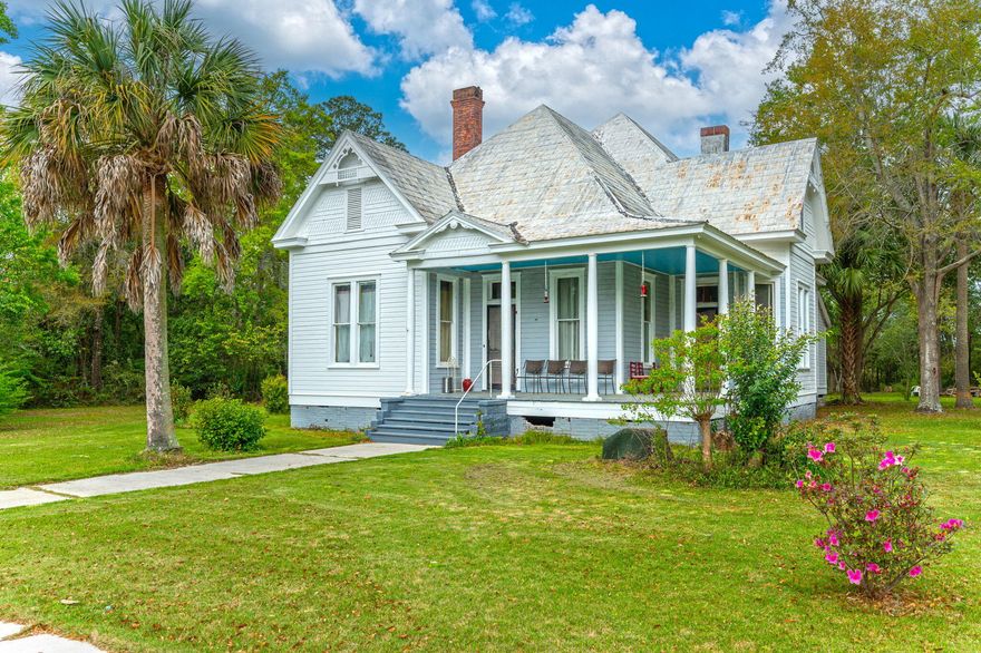 Serene living in Florala, AL-nestled on an expansive 1.5 acre lot, blocks away from Lake Jackson. This property boasts 3200 sqft, complete with 3 bedrooms and 3 baths, ensuring ample space and privacy for all. As you step onto the property, you're greeted by a charming covered front porch, inviting you to sit back and soak in the peaceful surroundings. The generous lot provides plenty of room for outdoor activities, gardening, or simply enjoying the beauty of nature in your own backyard. This home's location offers the perfect balance of community and seclusion. The proximity to Lake Jackson presents an opportunity for endless outdoor adventures, from fishing and boating to picnicking by the water's edge. Inside, you'll find spacious interiors to accommodate a comfortable lifestyle.