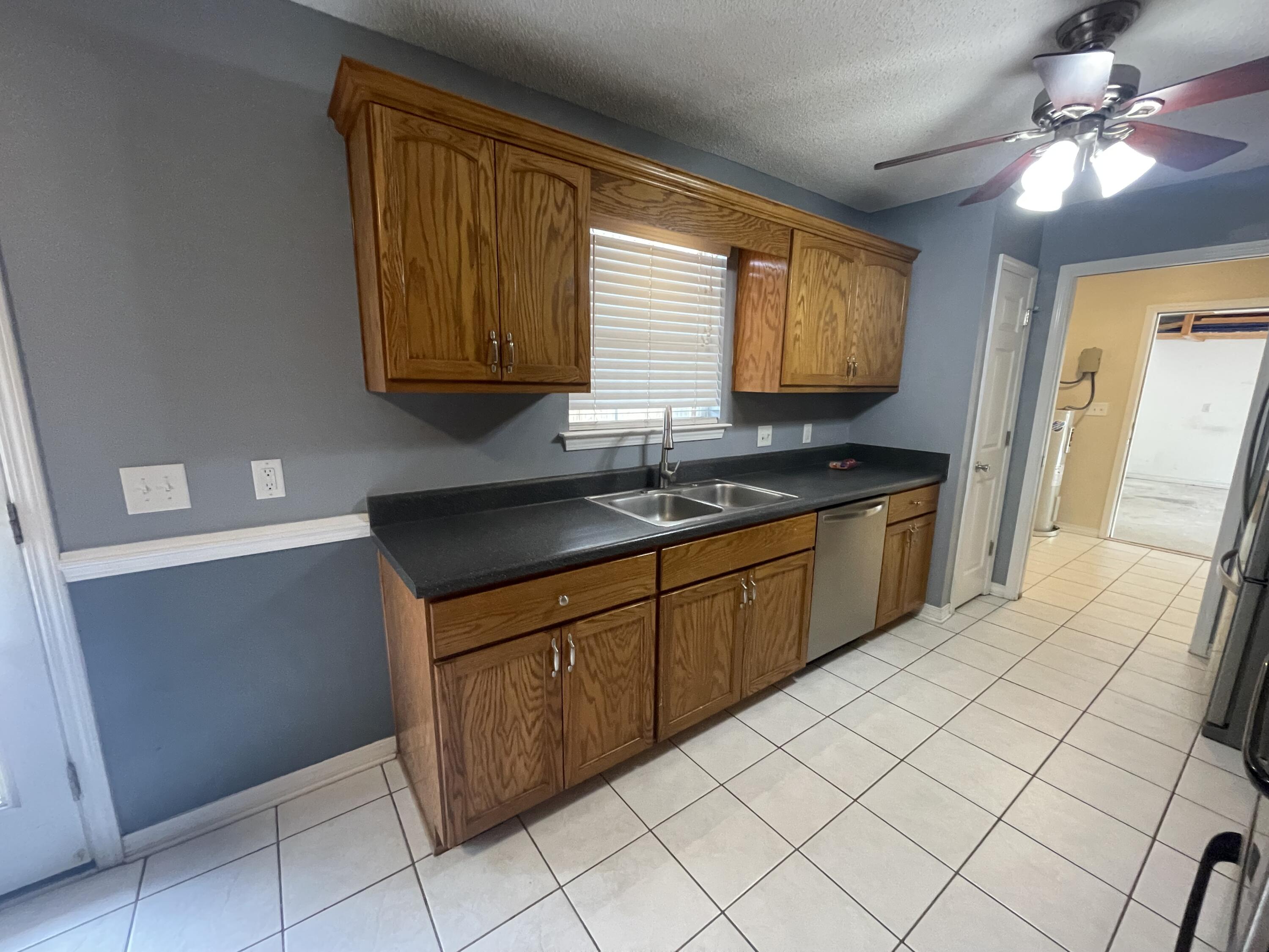 FOXWORTH ESTATES PH 2 - Residential Lease
