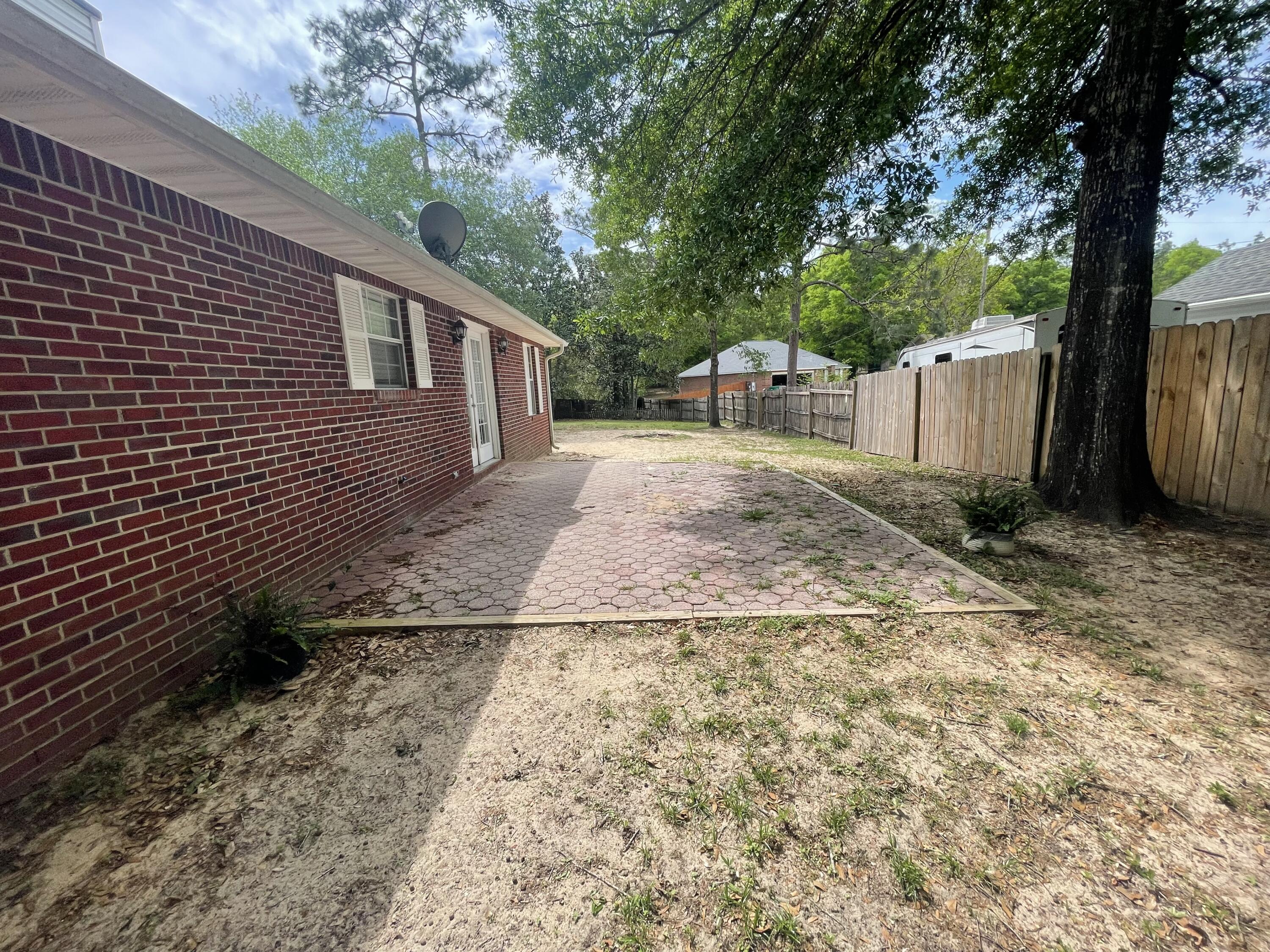 FOXWORTH ESTATES PH 2 - Residential Lease