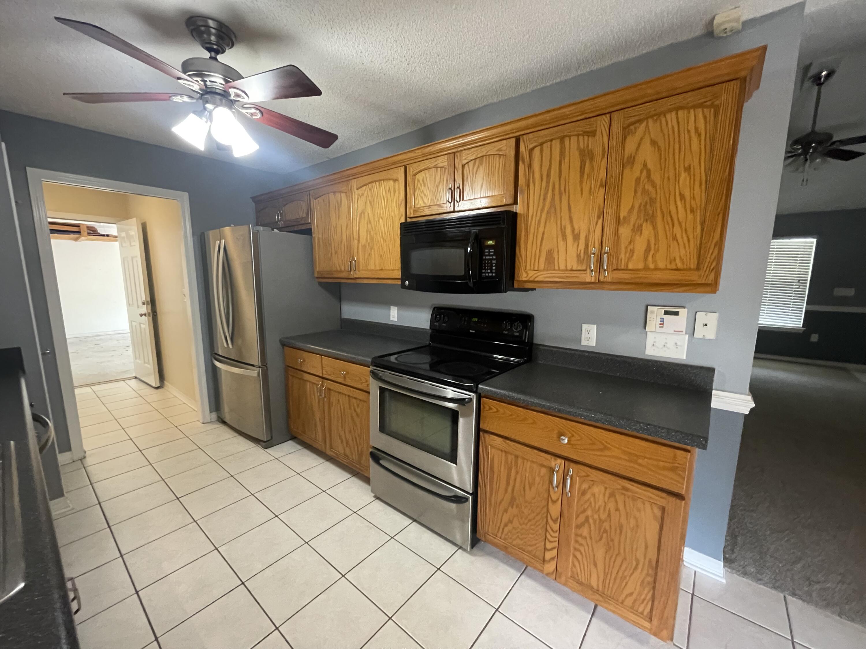 FOXWORTH ESTATES PH 2 - Residential Lease