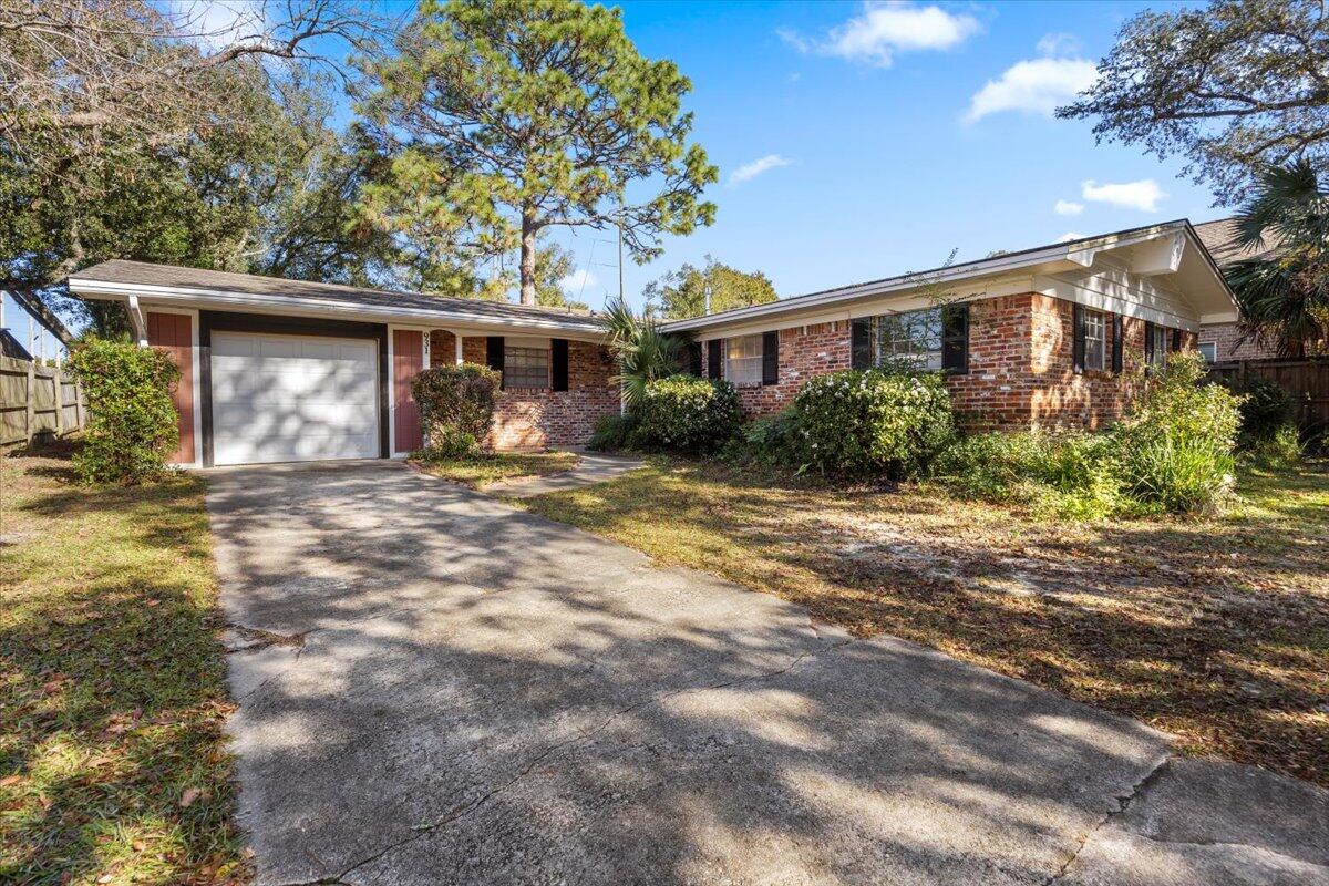 COLONY ESTATES - Residential Lease