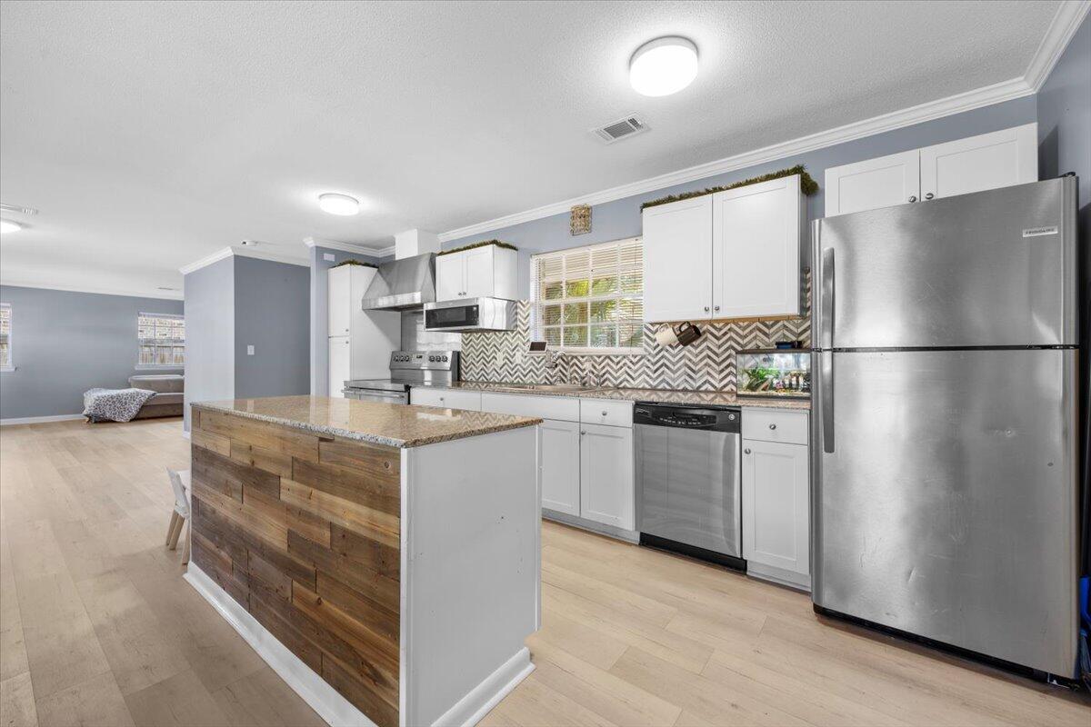 COLONY ESTATES - Residential Lease