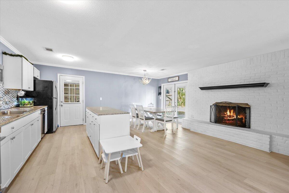 COLONY ESTATES - Residential Lease