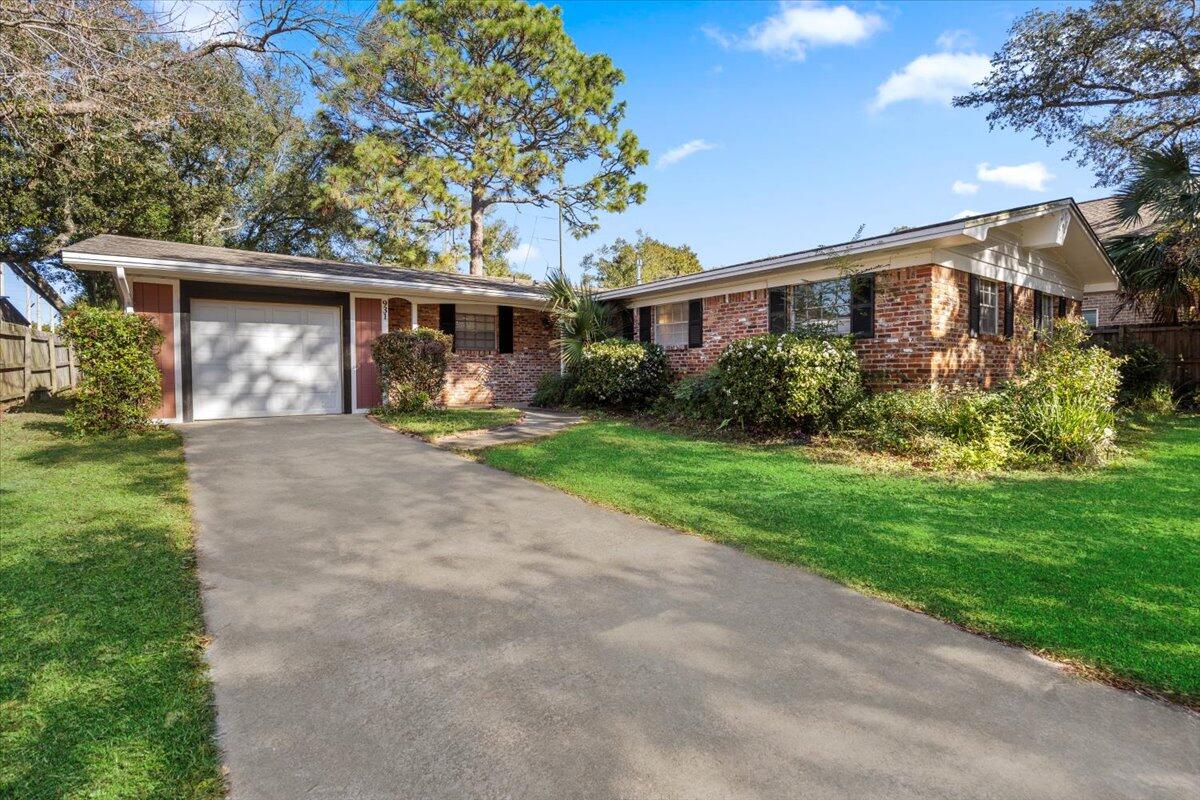 COLONY ESTATES - Residential Lease