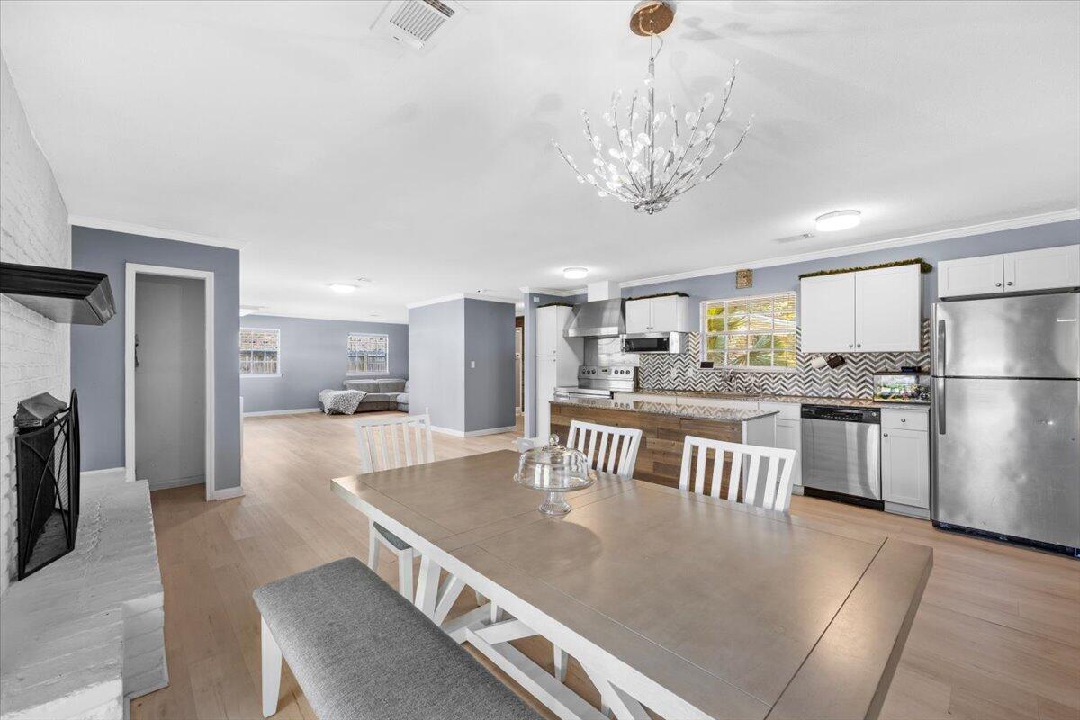 COLONY ESTATES - Residential Lease
