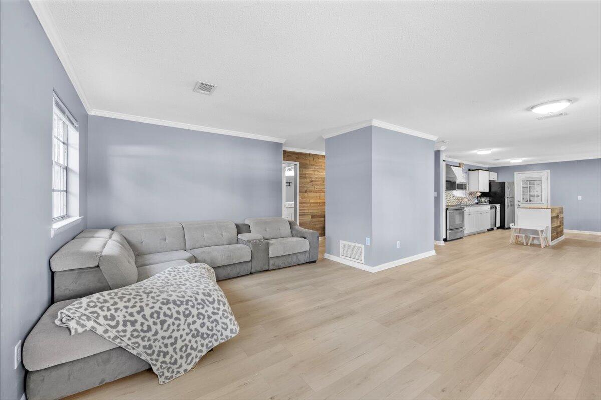 COLONY ESTATES - Residential Lease