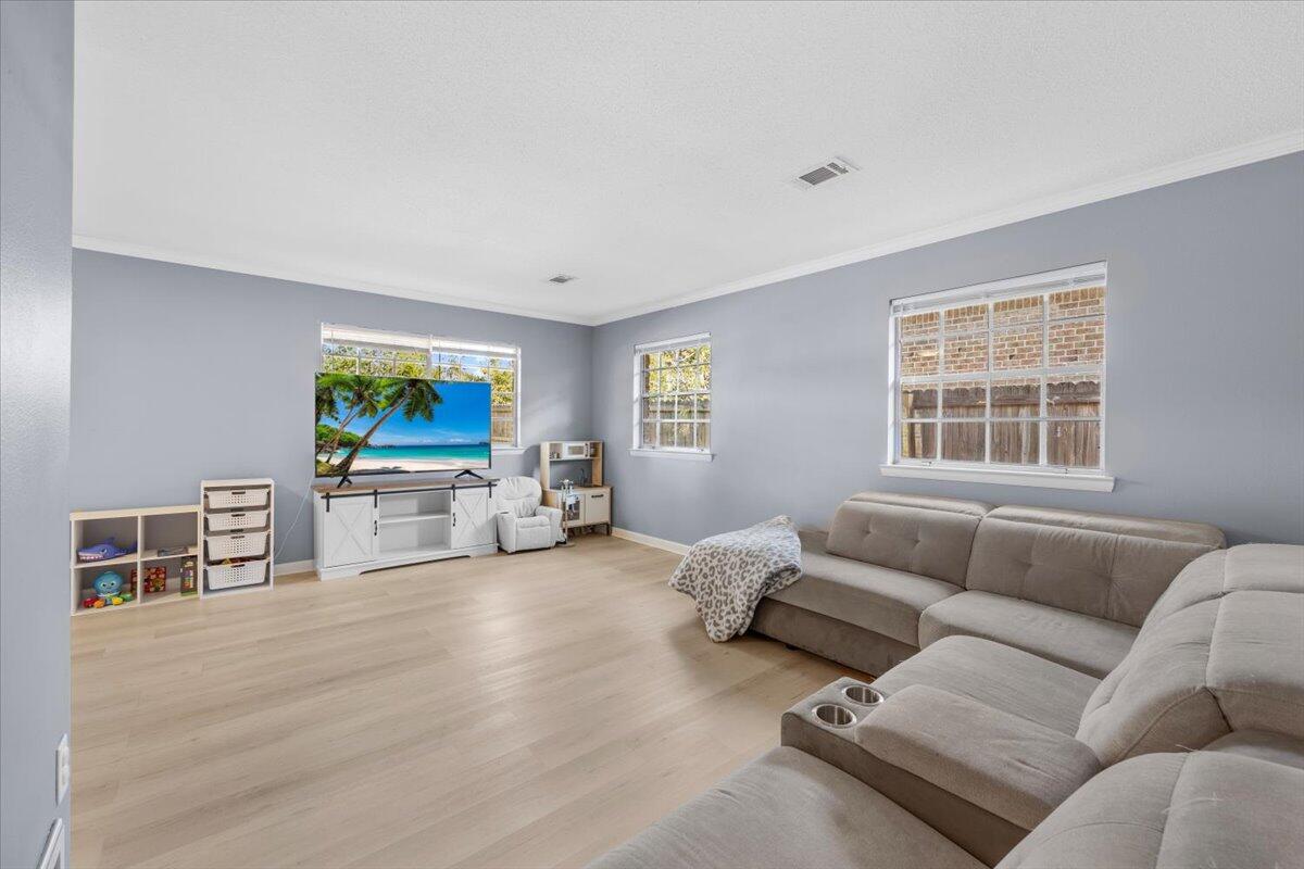 COLONY ESTATES - Residential Lease