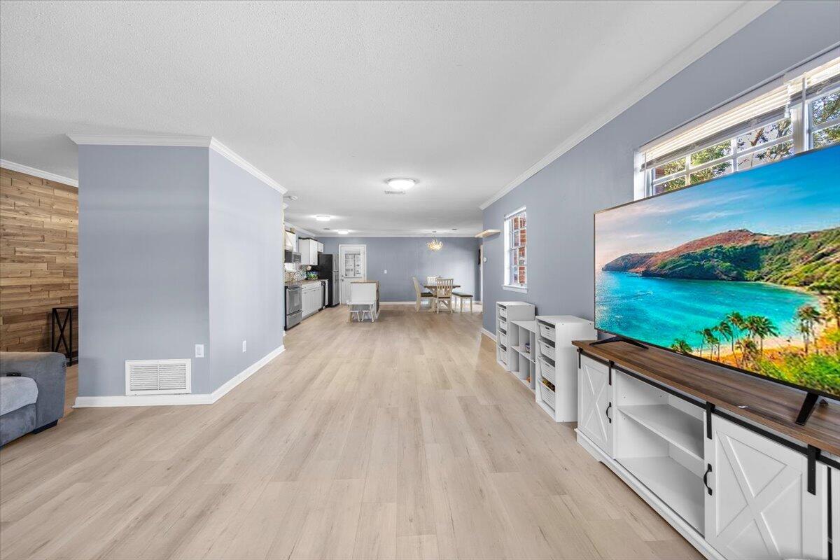 COLONY ESTATES - Residential Lease