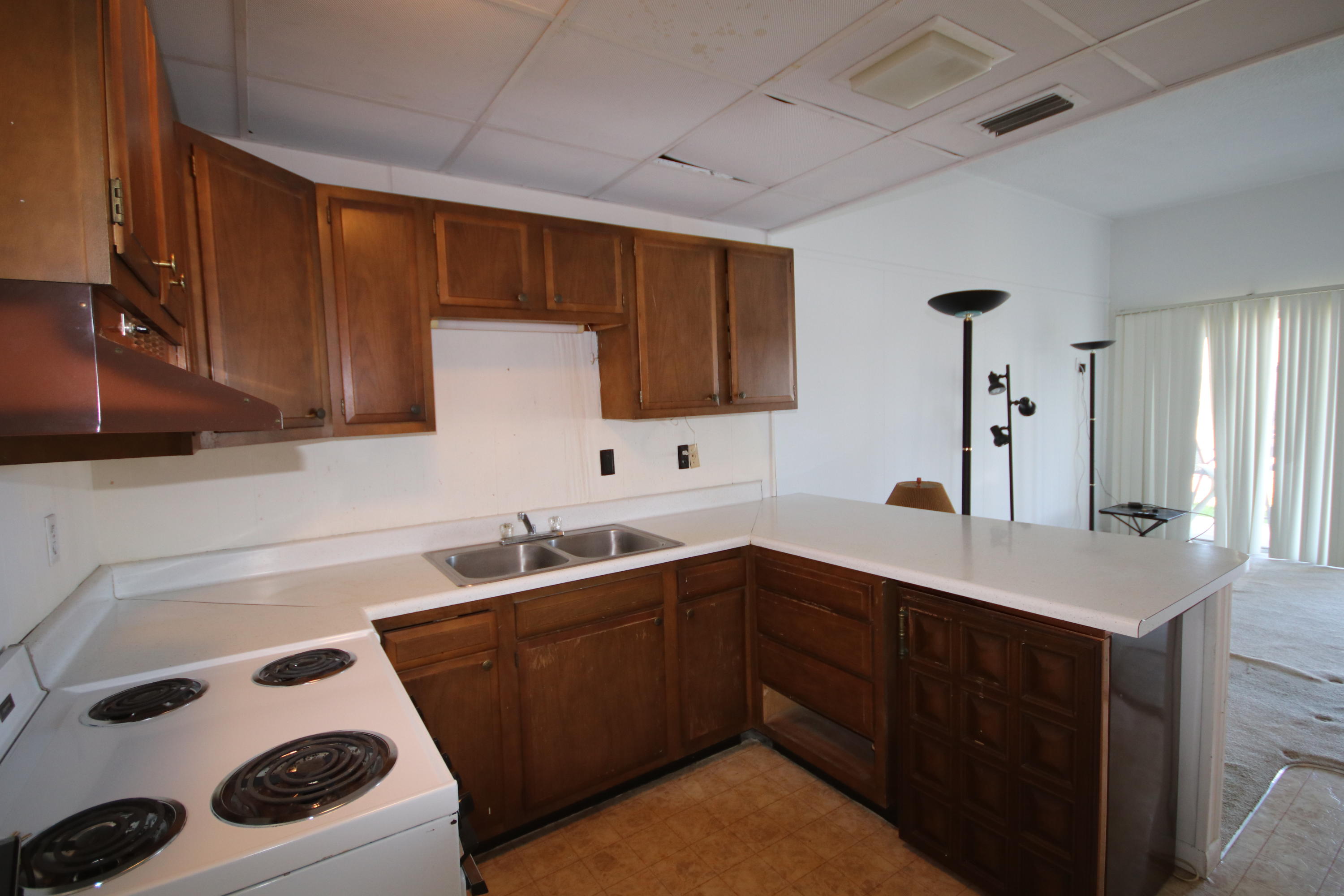 EL MATADOR CONDO - Residential