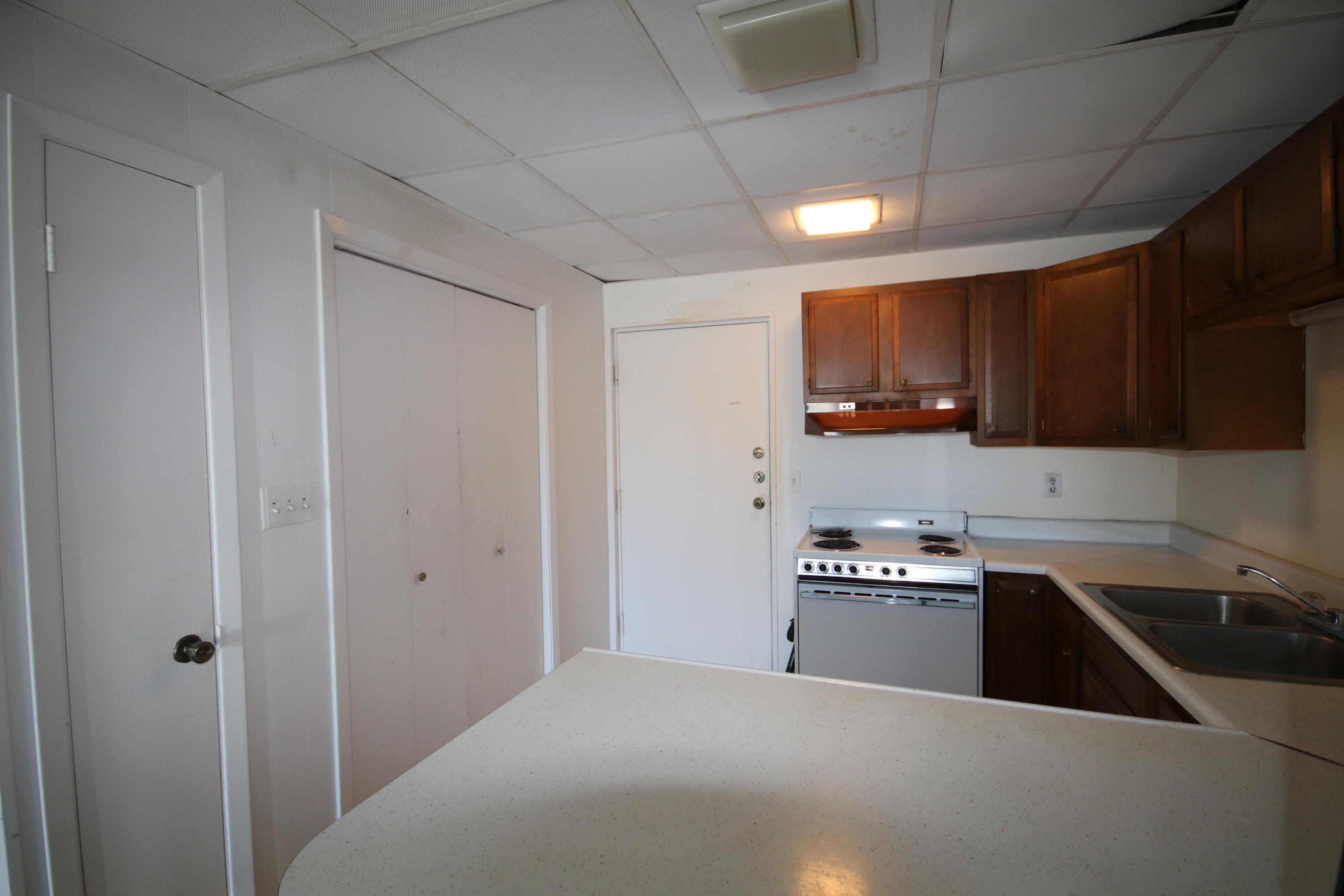 EL MATADOR CONDO - Residential