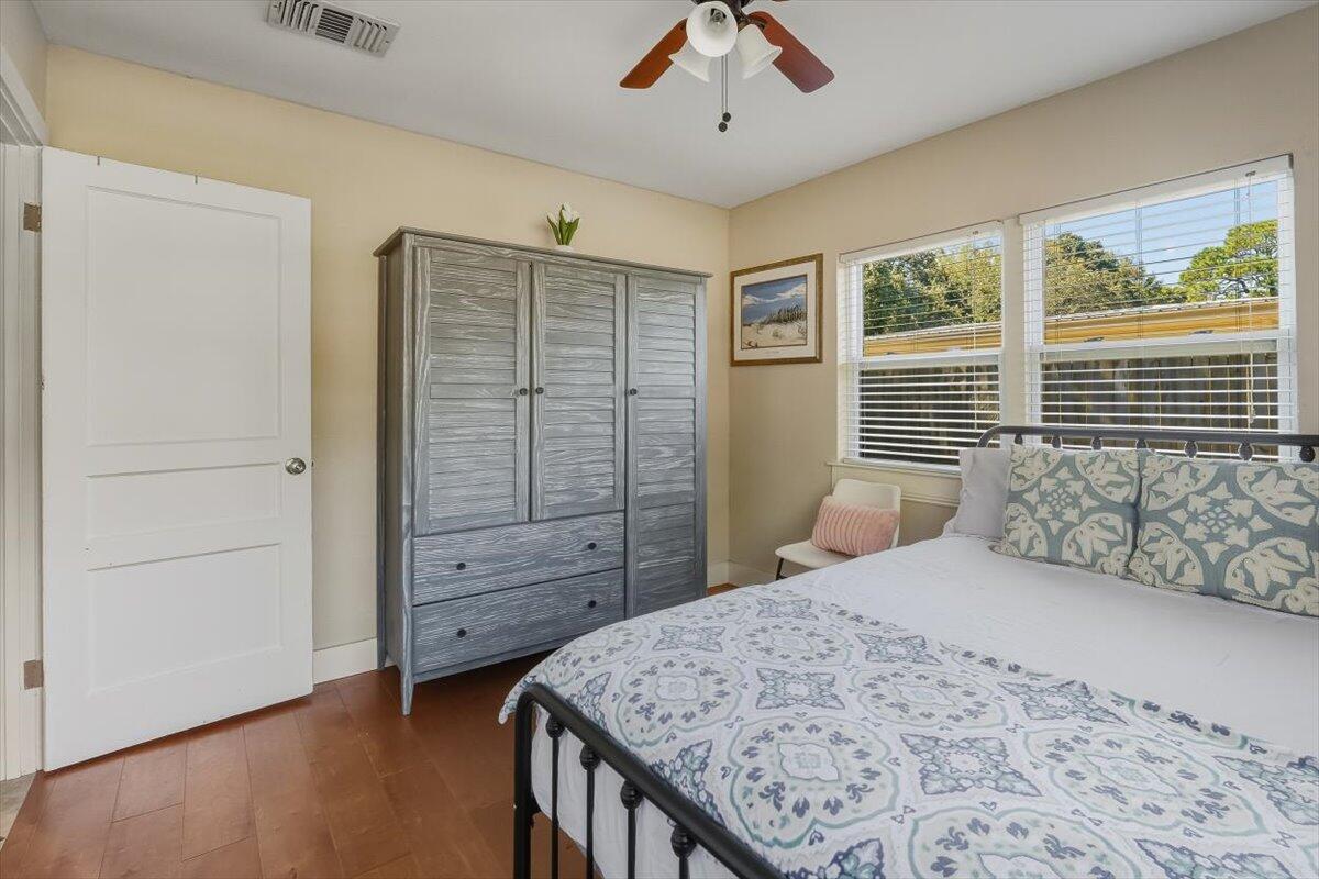 ELLIOTTS POINT 4TH ADDN - Residential