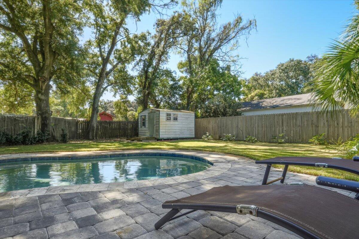 ELLIOTTS POINT 4TH ADDN - Residential