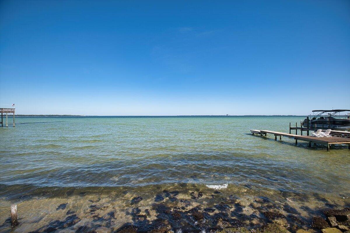 ELLIOTTS POINT 4TH ADDN - Residential