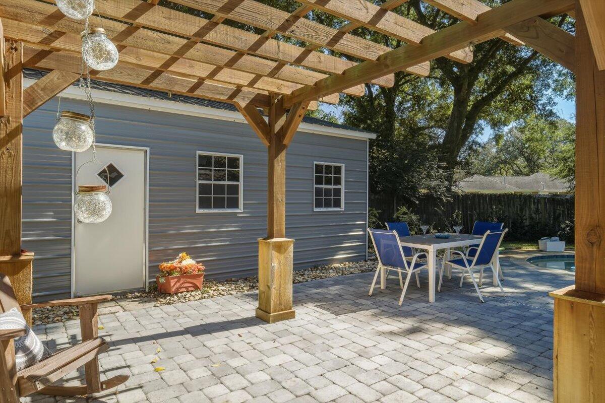 ELLIOTTS POINT 4TH ADDN - Residential
