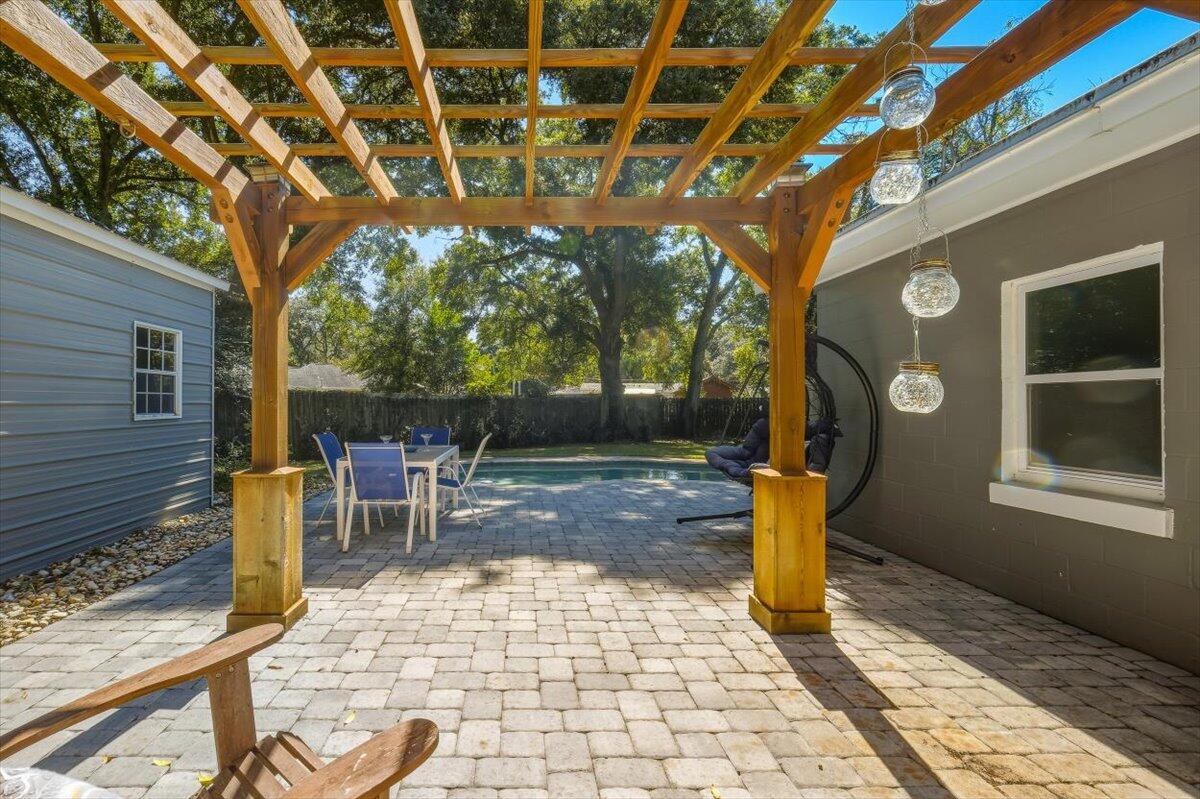ELLIOTTS POINT 4TH ADDN - Residential