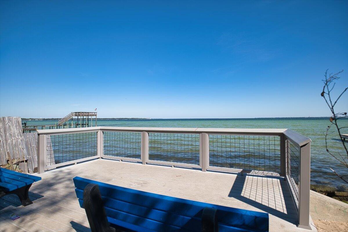 ELLIOTTS POINT 4TH ADDN - Residential