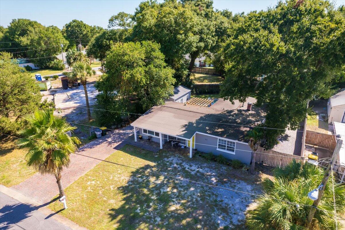 ELLIOTTS POINT 4TH ADDN - Residential