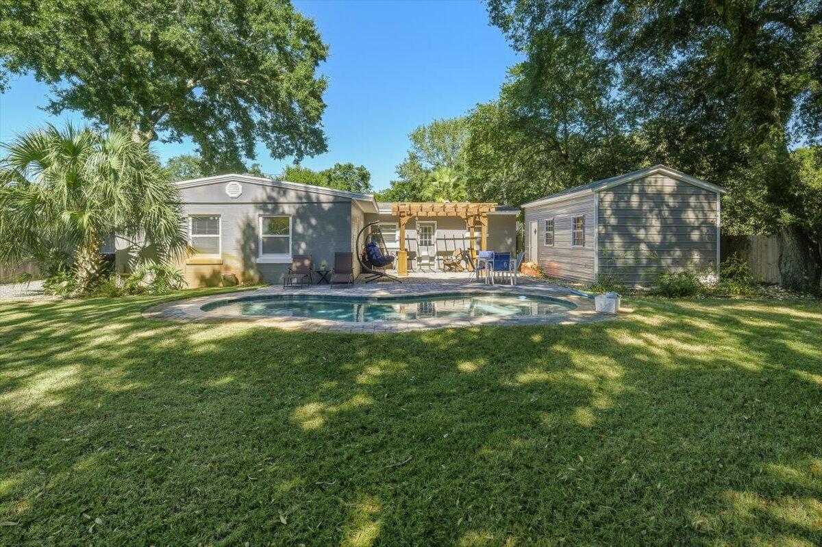 ELLIOTTS POINT 4TH ADDN - Residential