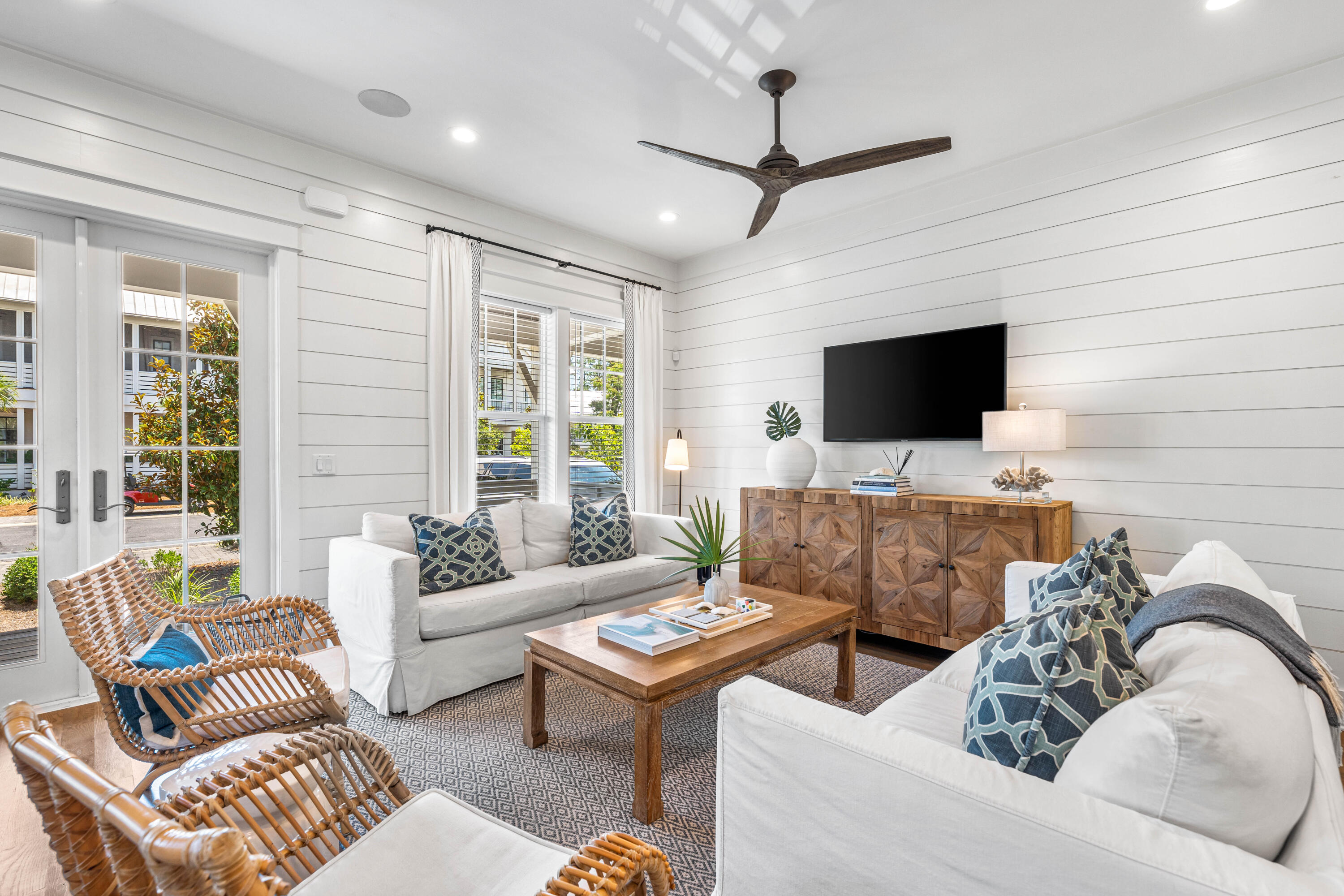 LAKESIDE AT BLUE MOUNTAIN BEACH - Residential