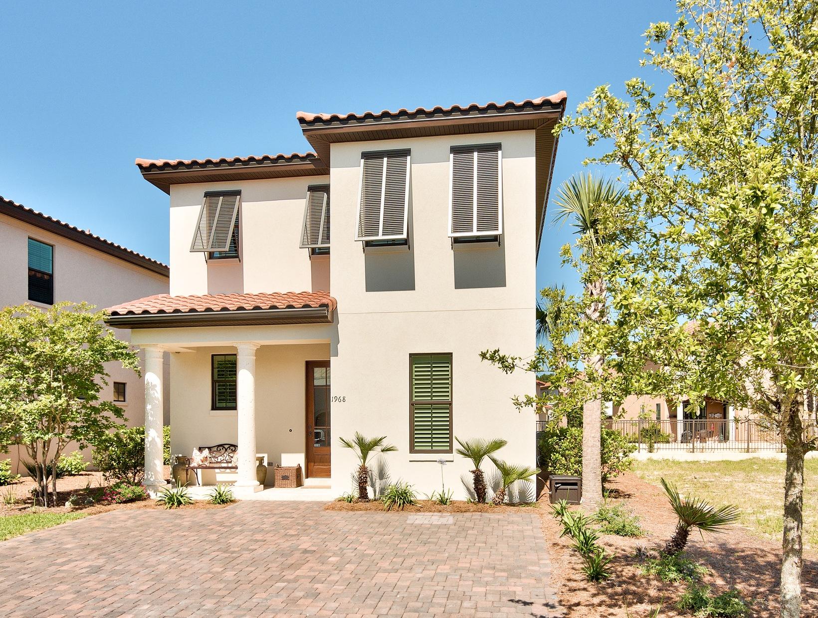 VILLA LAGO - Residential