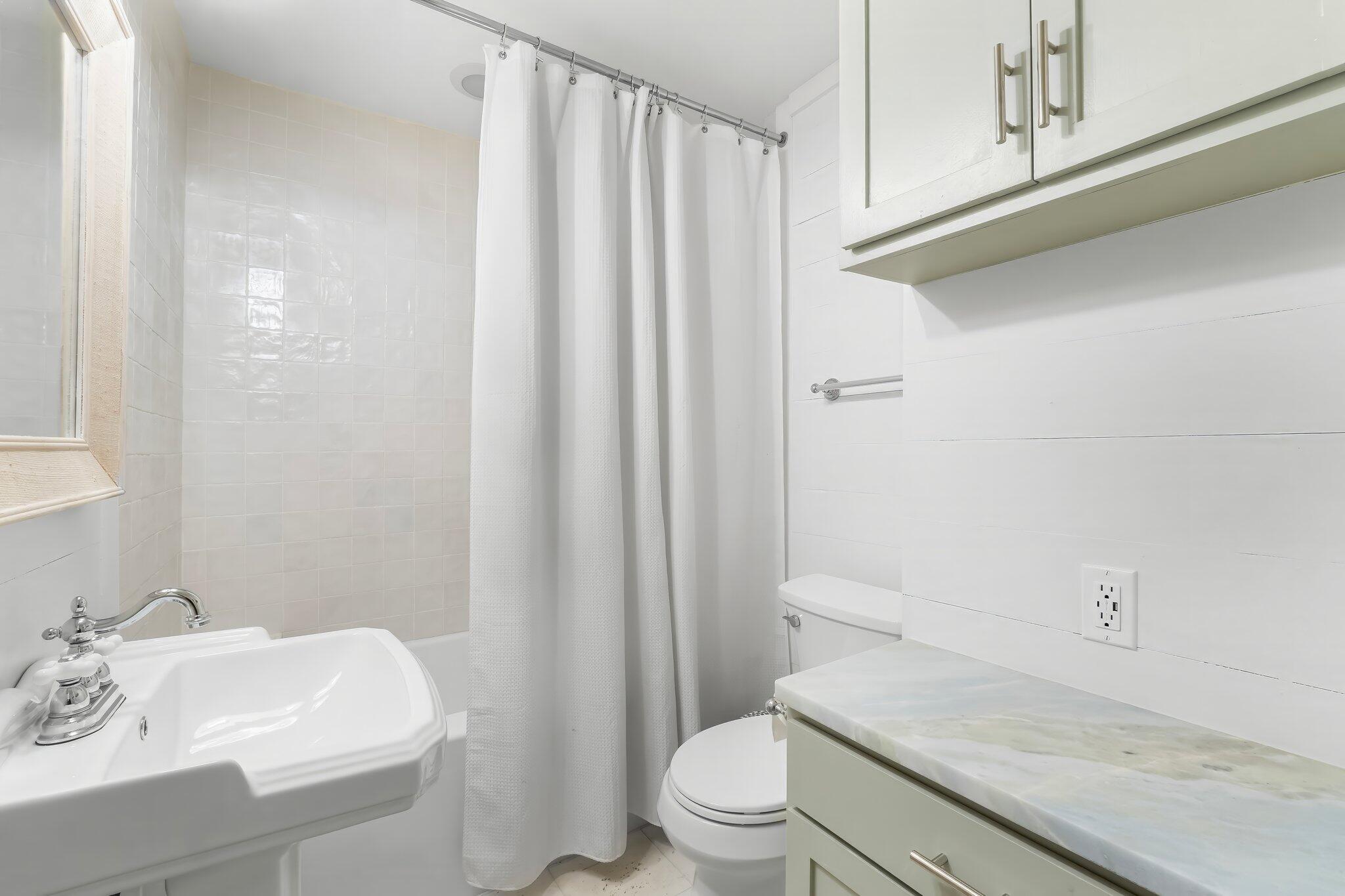 MAGNOLIA BEACH - Residential