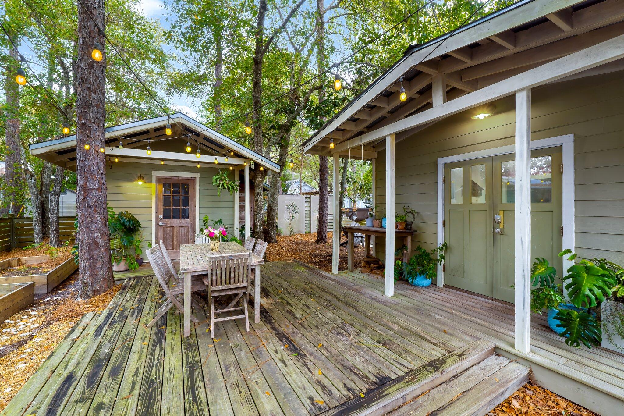 MAGNOLIA BEACH - Residential