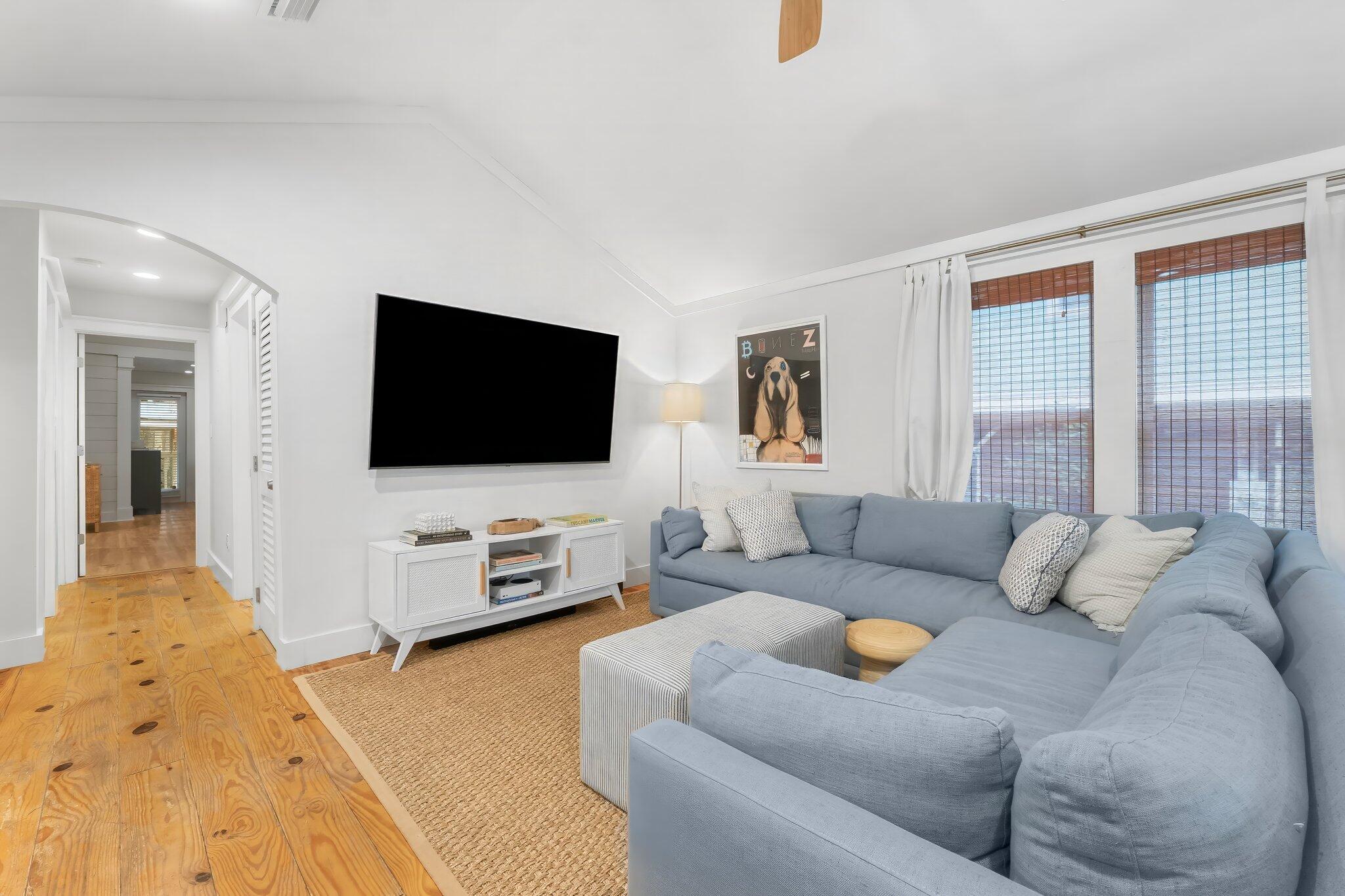 MAGNOLIA BEACH - Residential