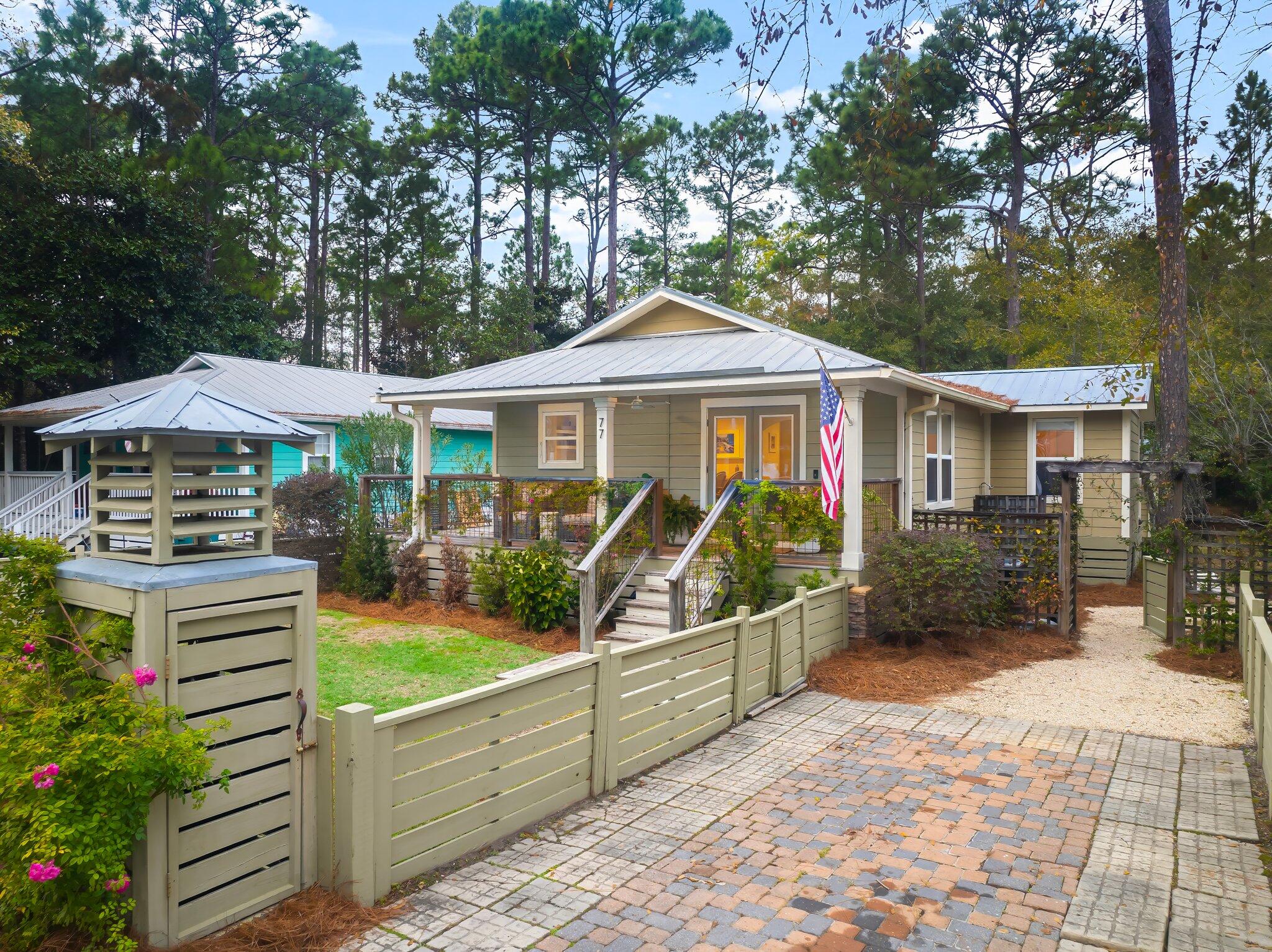 MAGNOLIA BEACH - Residential