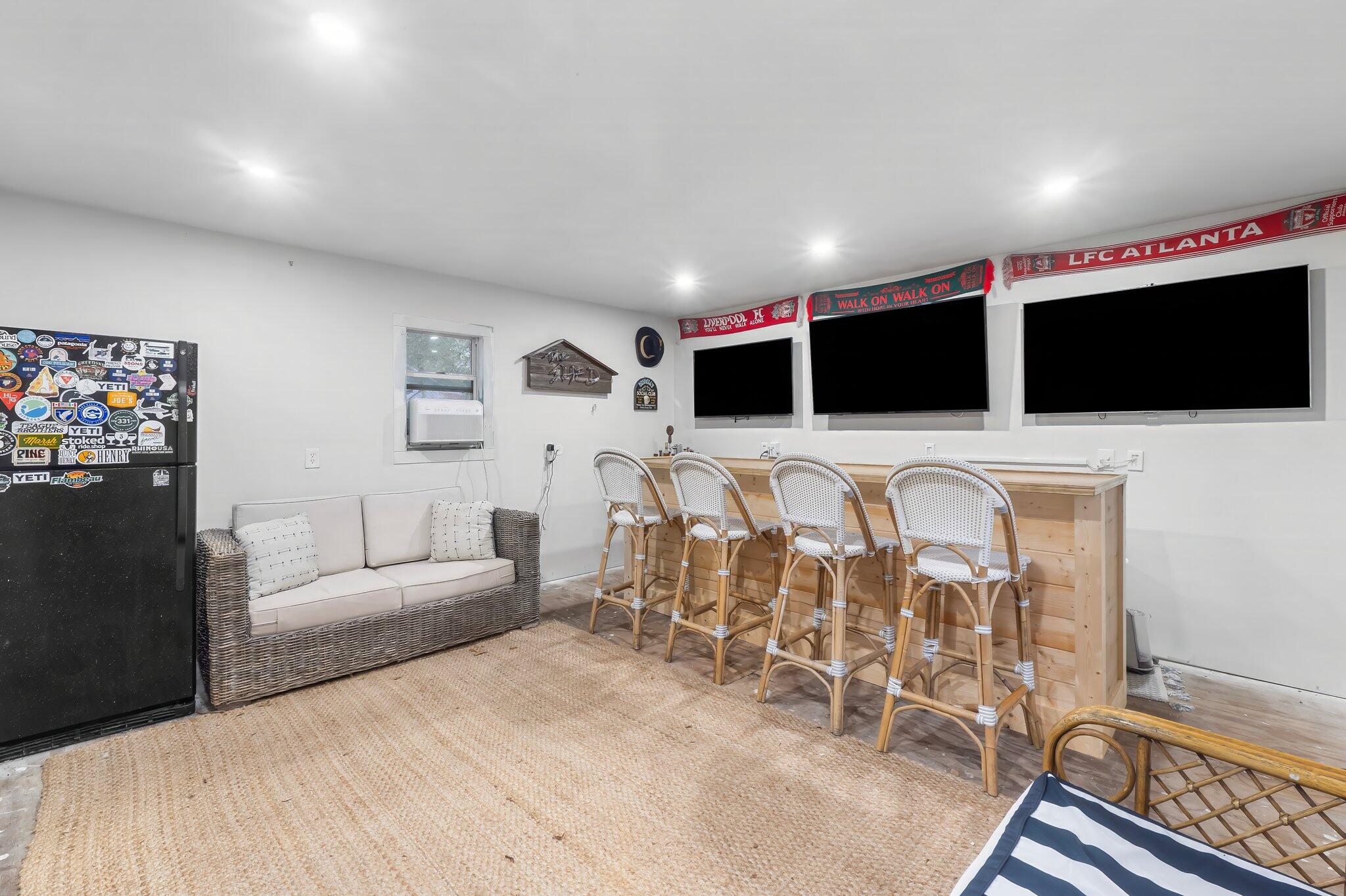 MAGNOLIA BEACH - Residential