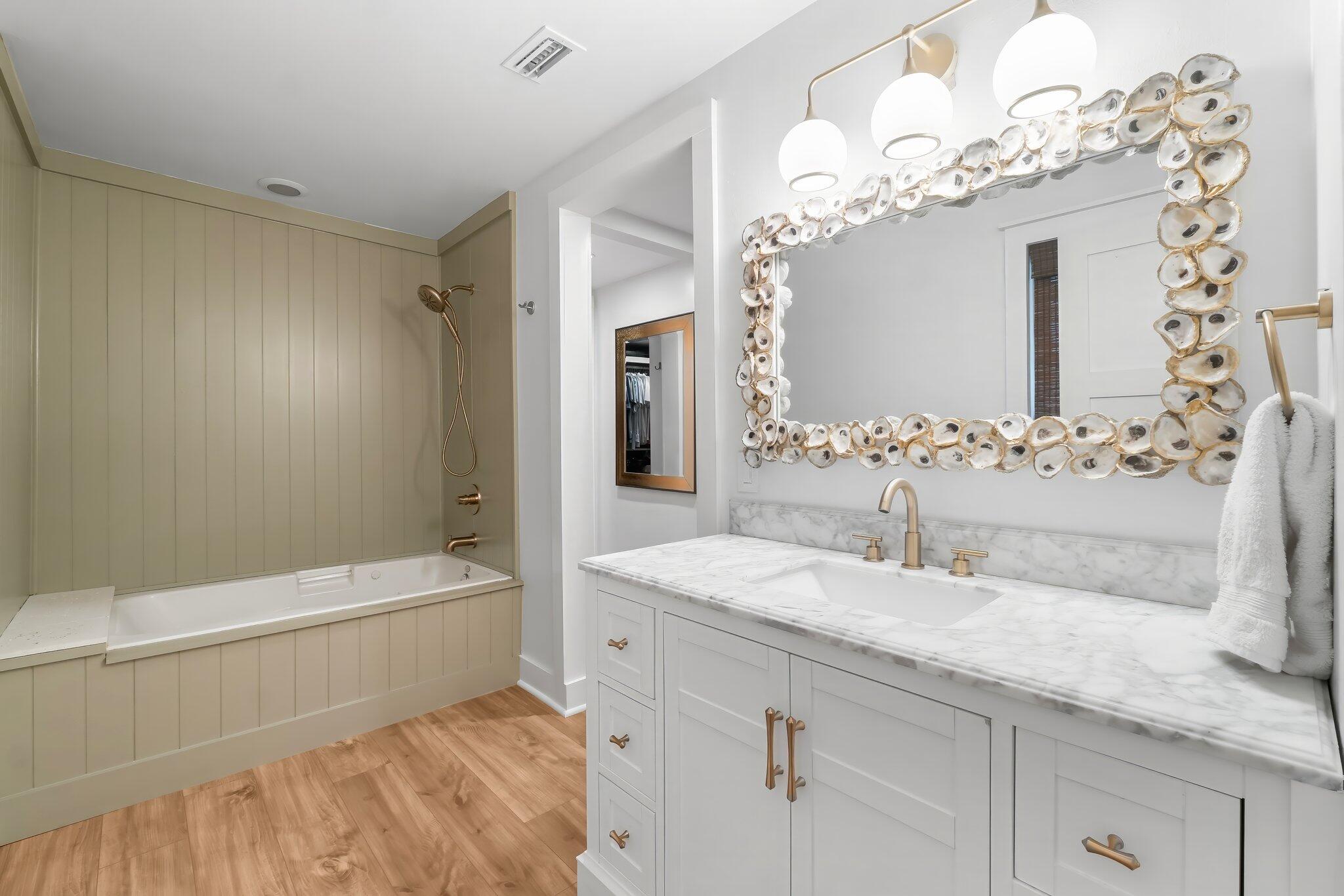 MAGNOLIA BEACH - Residential