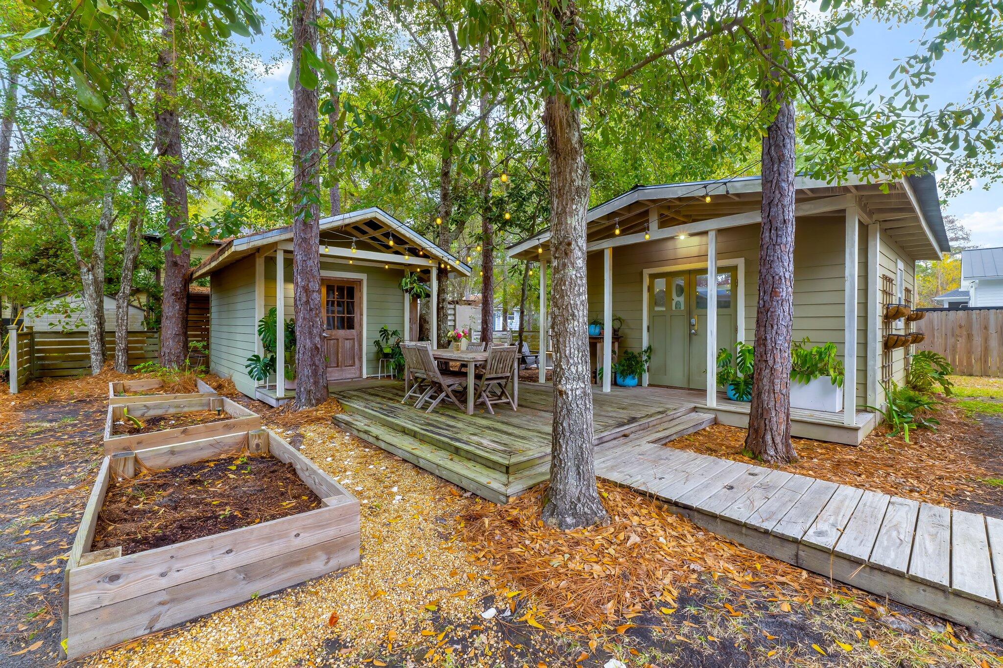 MAGNOLIA BEACH - Residential