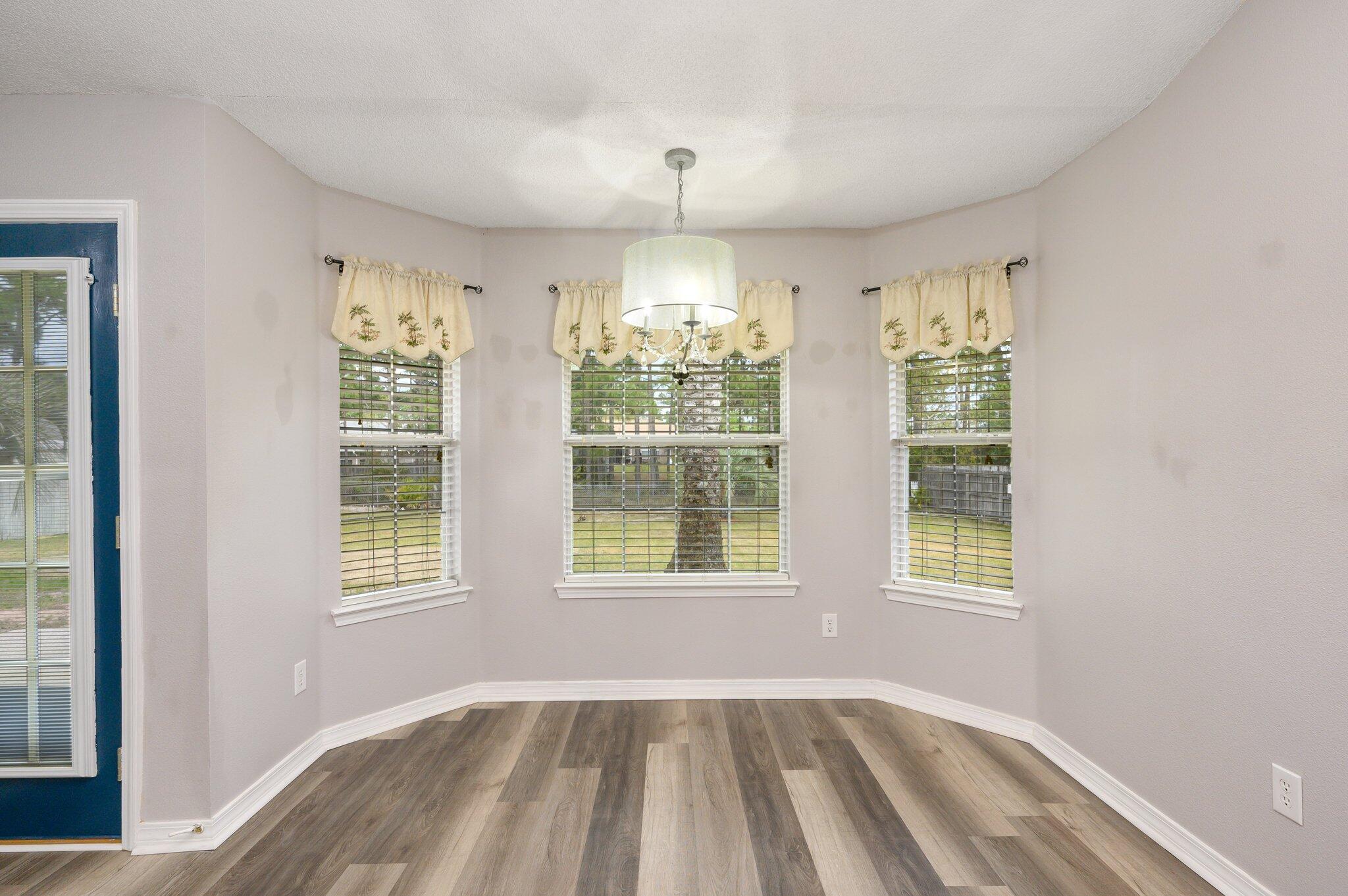 HOLLEY BY THE SEA - Residential