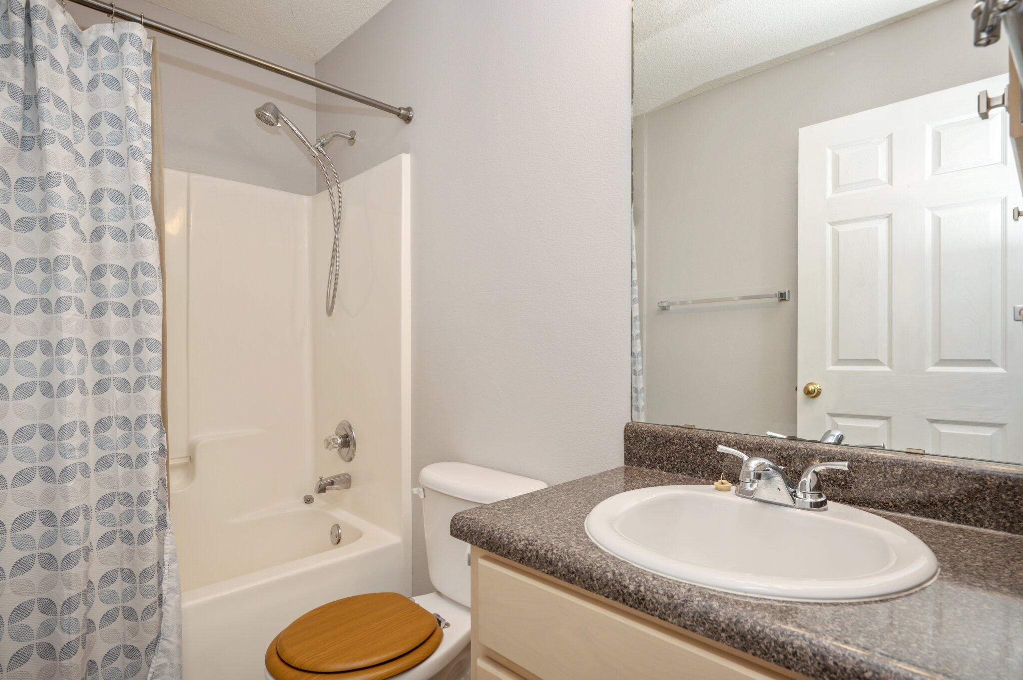 HOLLEY BY THE SEA - Residential