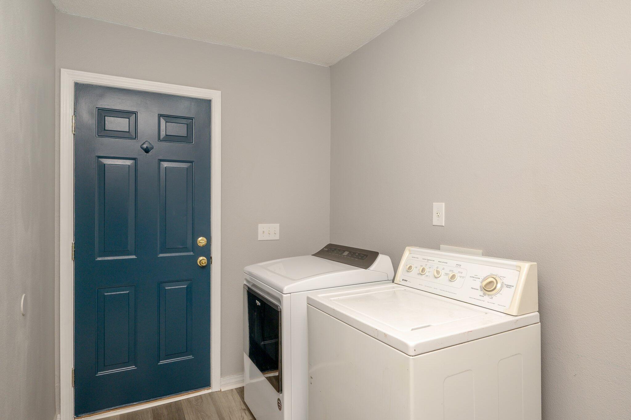 HOLLEY BY THE SEA - Residential