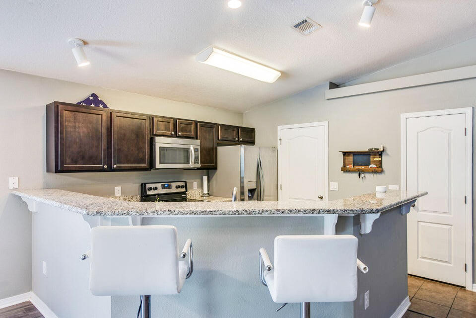 DUNCAN RIDGE - Residential Lease