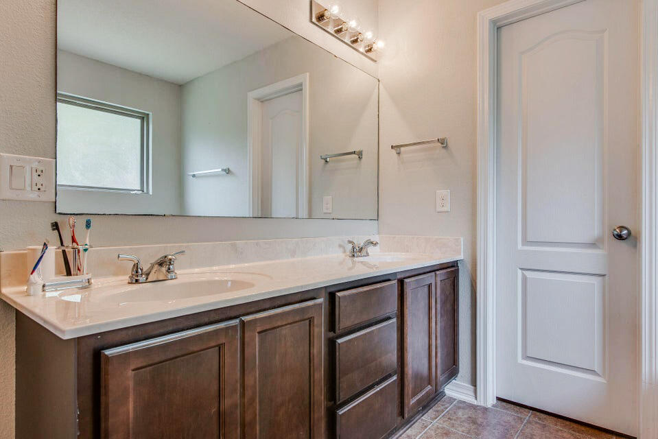 DUNCAN RIDGE - Residential Lease