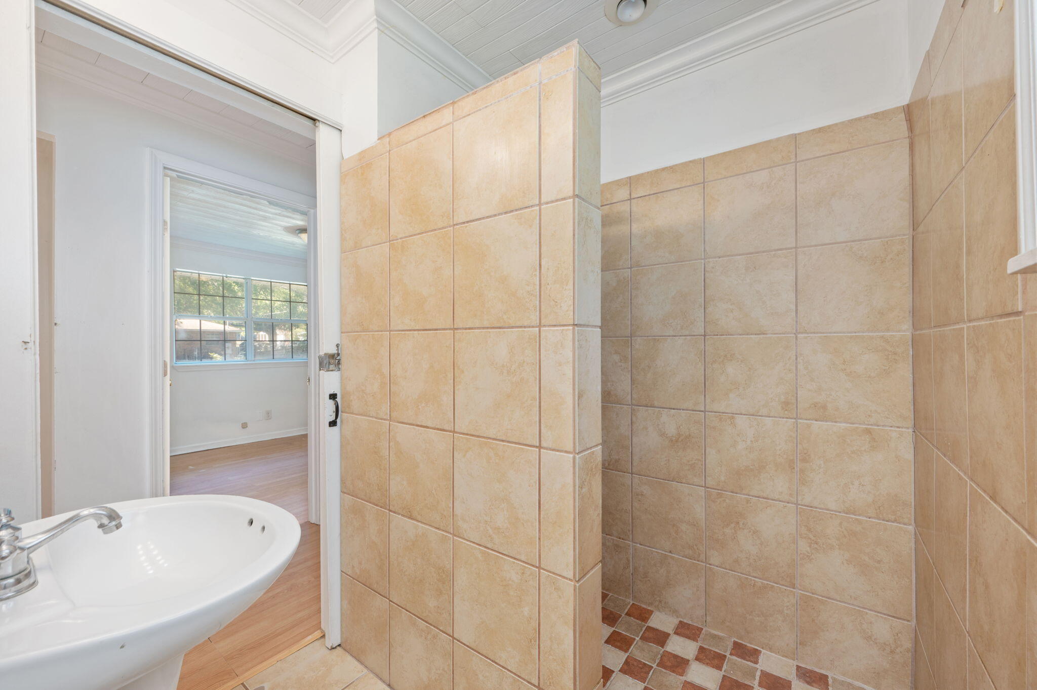 MORRIS ADDN TO CRESTVIEW - Residential