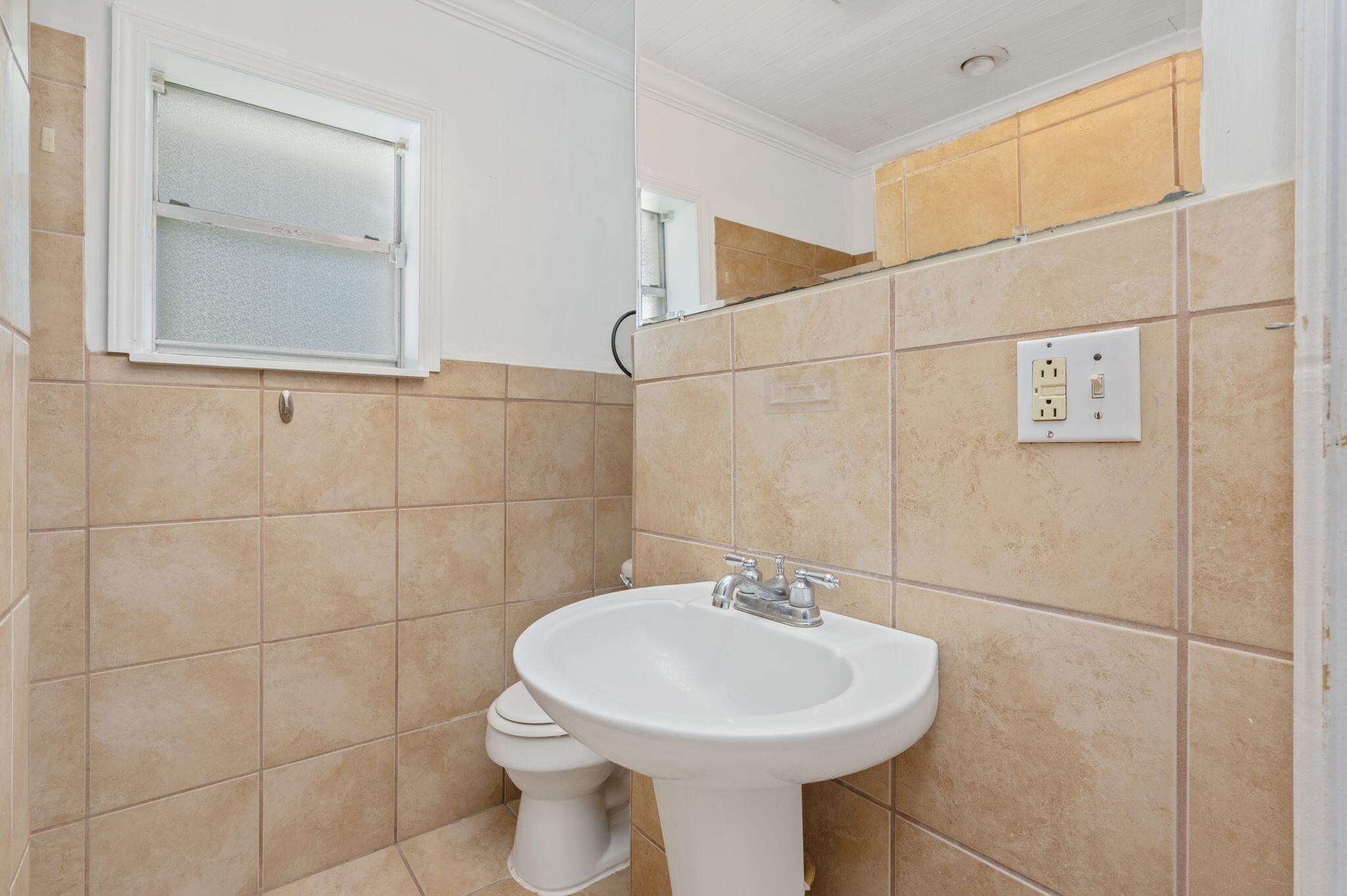 MORRIS ADDN TO CRESTVIEW - Residential