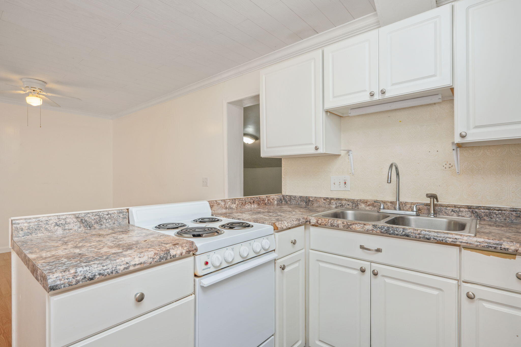 MORRIS ADDN TO CRESTVIEW - Residential