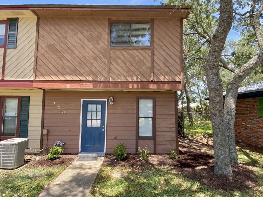 ATTENTION.... FIRST TIME HOME BUYERS, AND INVESTORS!!!!!THIS IS A RENOVATNED TOWNHOME. MOVE IN READY, FRESH PAINT THROUGHOUT, NEW VINYL FLOORING IN LIVINGROOM AND BATHROOMS UPSTAIRS, NEW CARPET UPSTAIRS.NEW LOWER CABINETS IN KITCHEN AND NEW COUNTERTOPS, NEW CEILING FANS AND LIGHT FIXTURES THROUGHTOUT, NEW VANITIES IN UPSTAIRS BATHROOMS.  NEW ROOF IN FEBRUARY 2020.SELLER WILL PAY FOR 1 YEAR HOME WARRANTY.MUTIPLE OFFERS COMING IN....HIGHEST AND BEST BY THURSDAY 5/20/2021 AT NOON. Listing Agent is related to Seller.