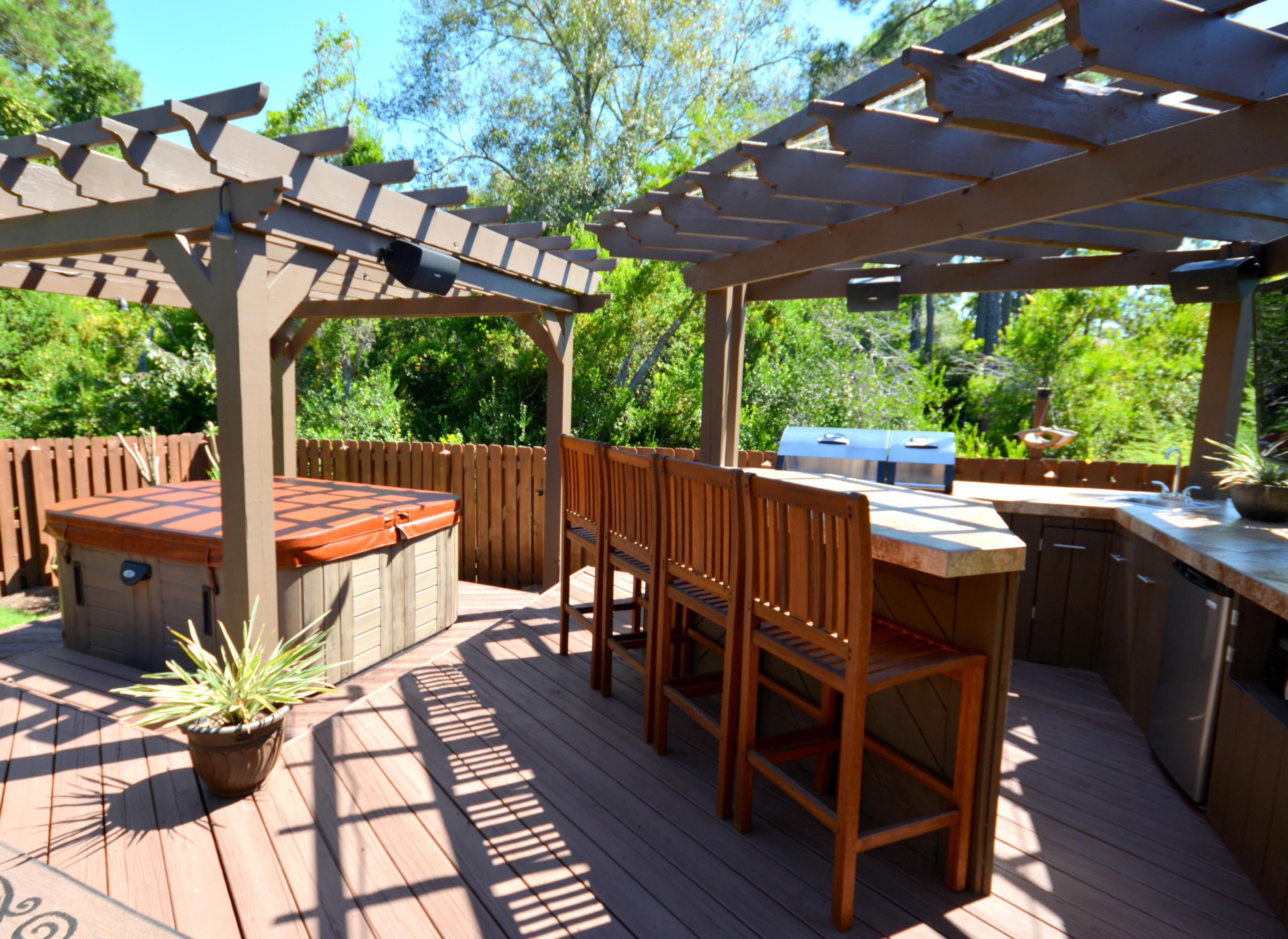 CHARDONNAY ESTATES - Residential