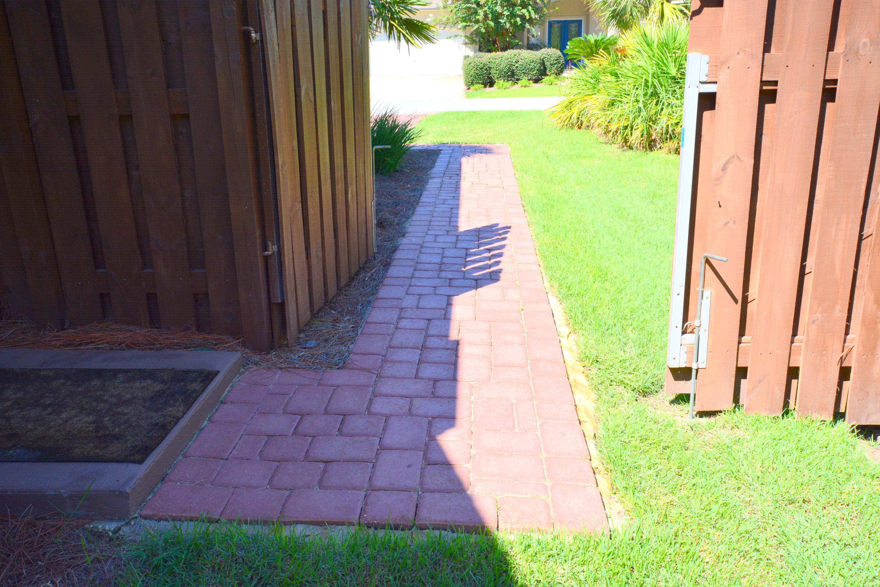 CHARDONNAY ESTATES - Residential