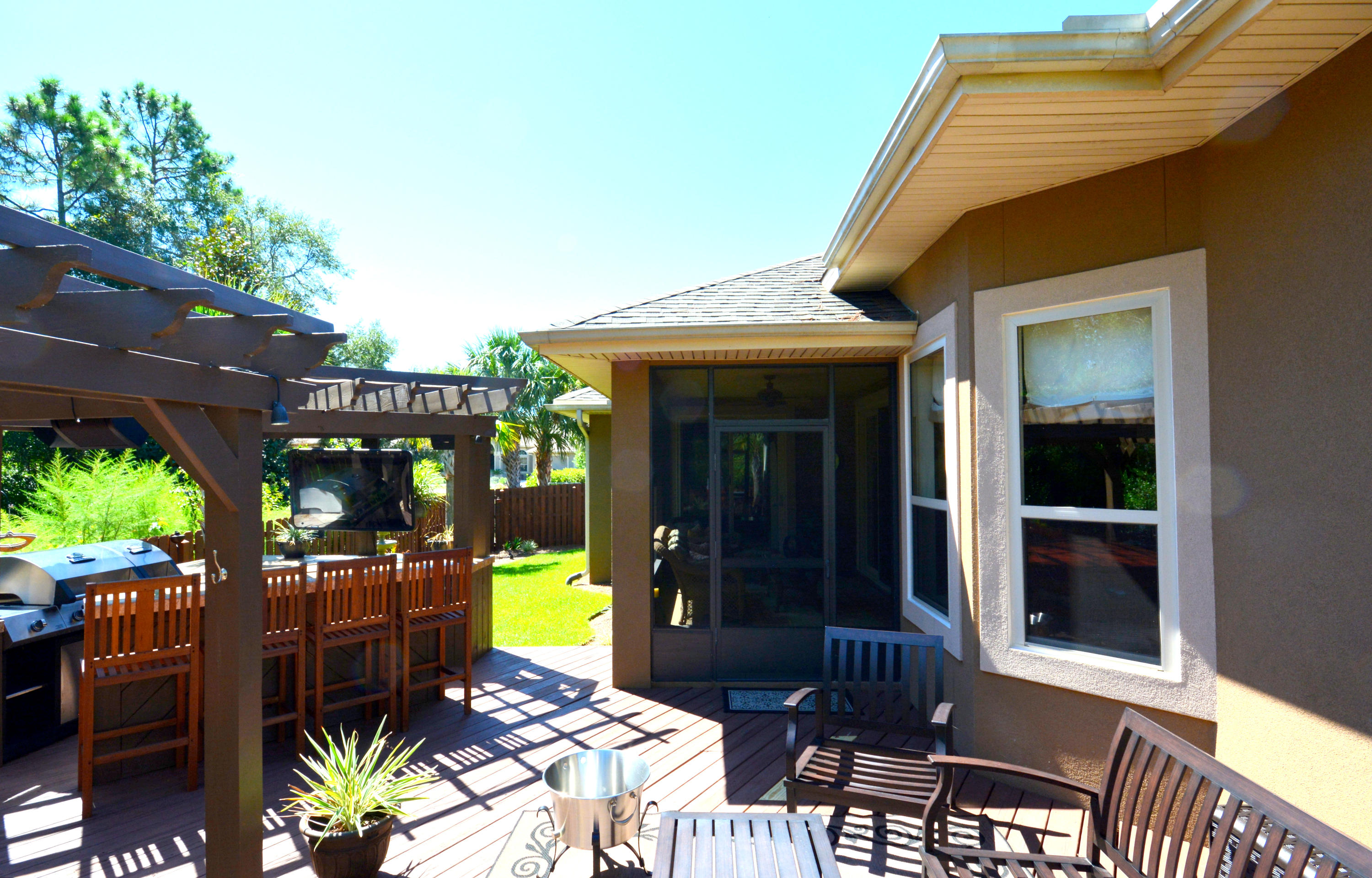 CHARDONNAY ESTATES - Residential