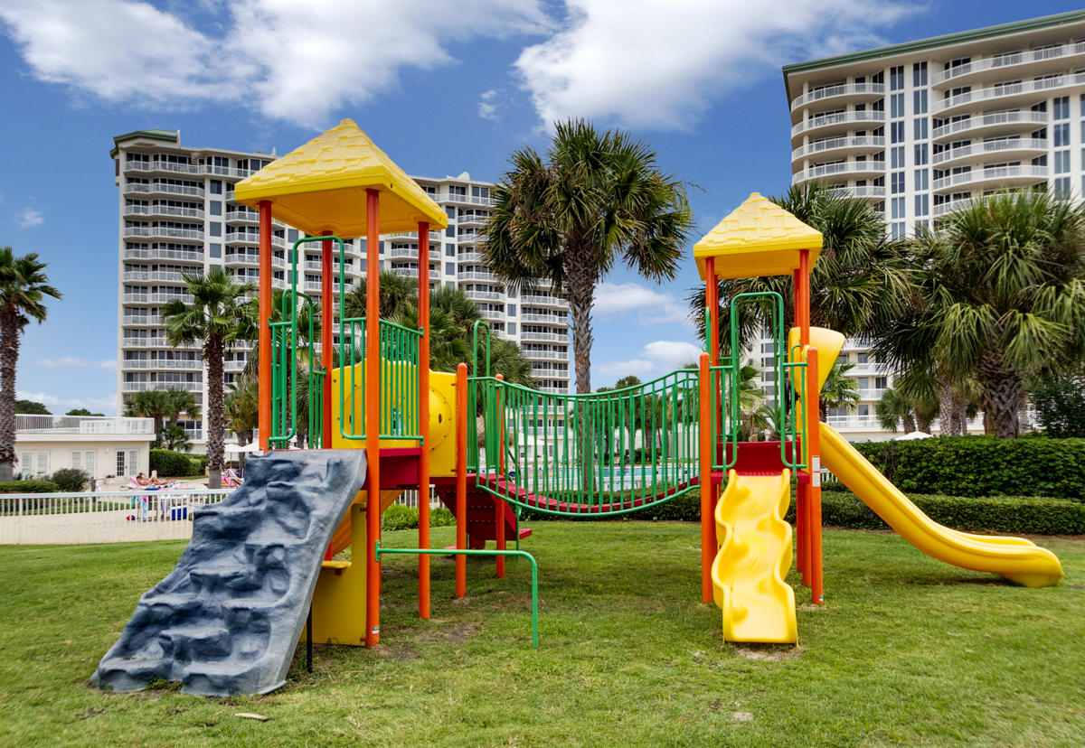 ST. MAARTEN AT SILVER SHELLS - Residential