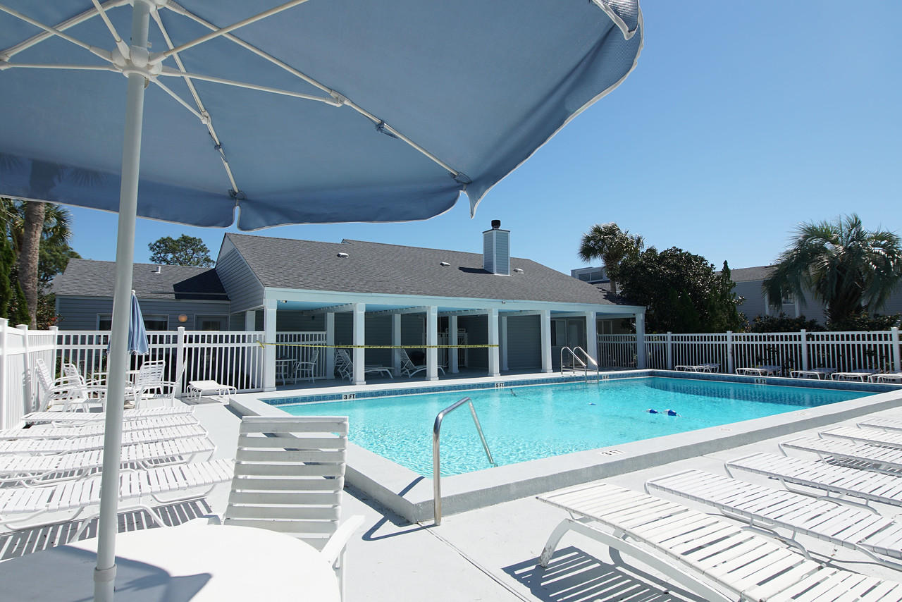 FINISTERRA CONDO - Residential