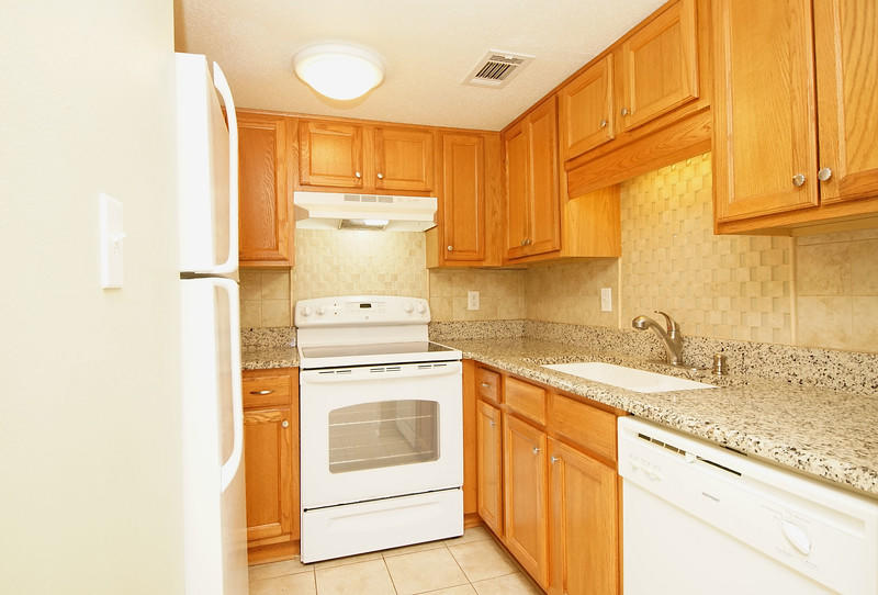 FINISTERRA CONDO - Residential