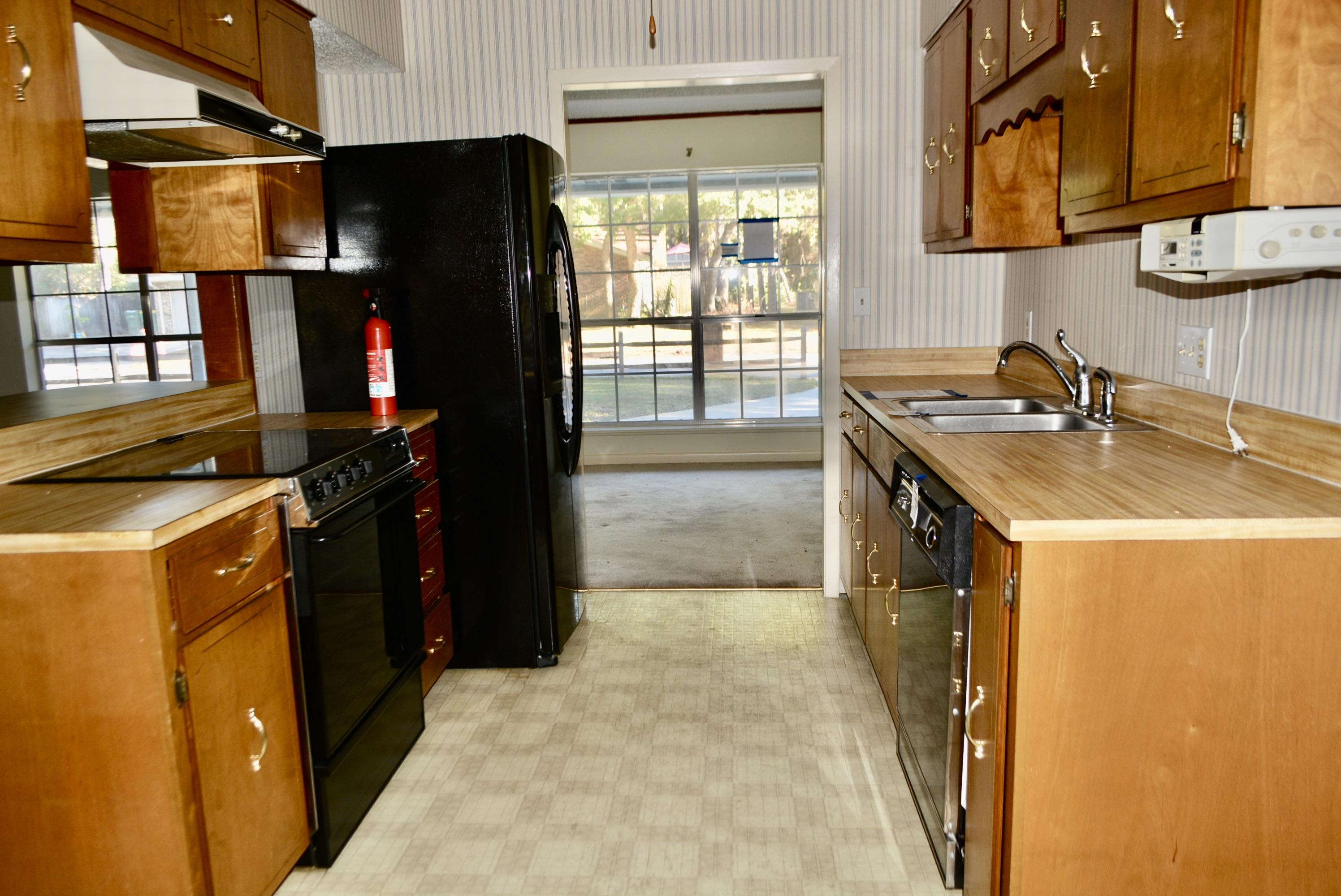 PINEWOOD ESTATES - Residential