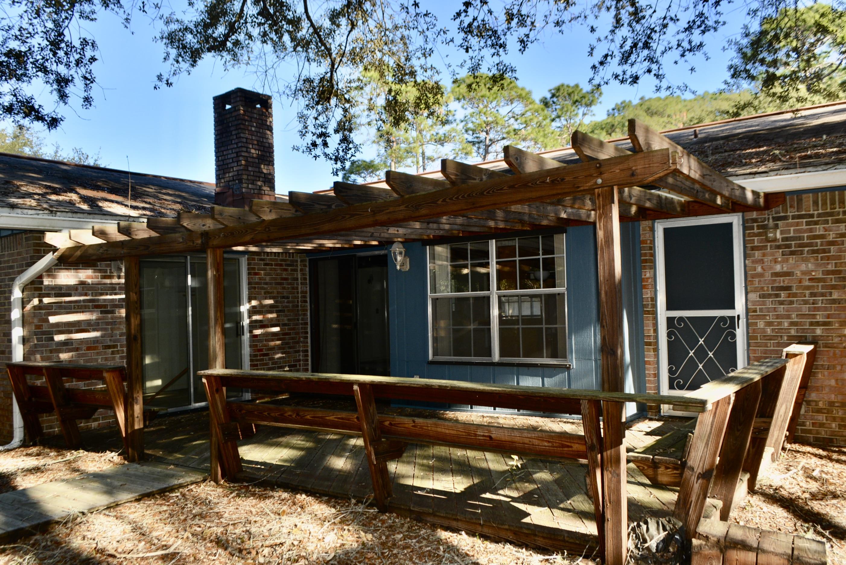 PINEWOOD ESTATES - Residential