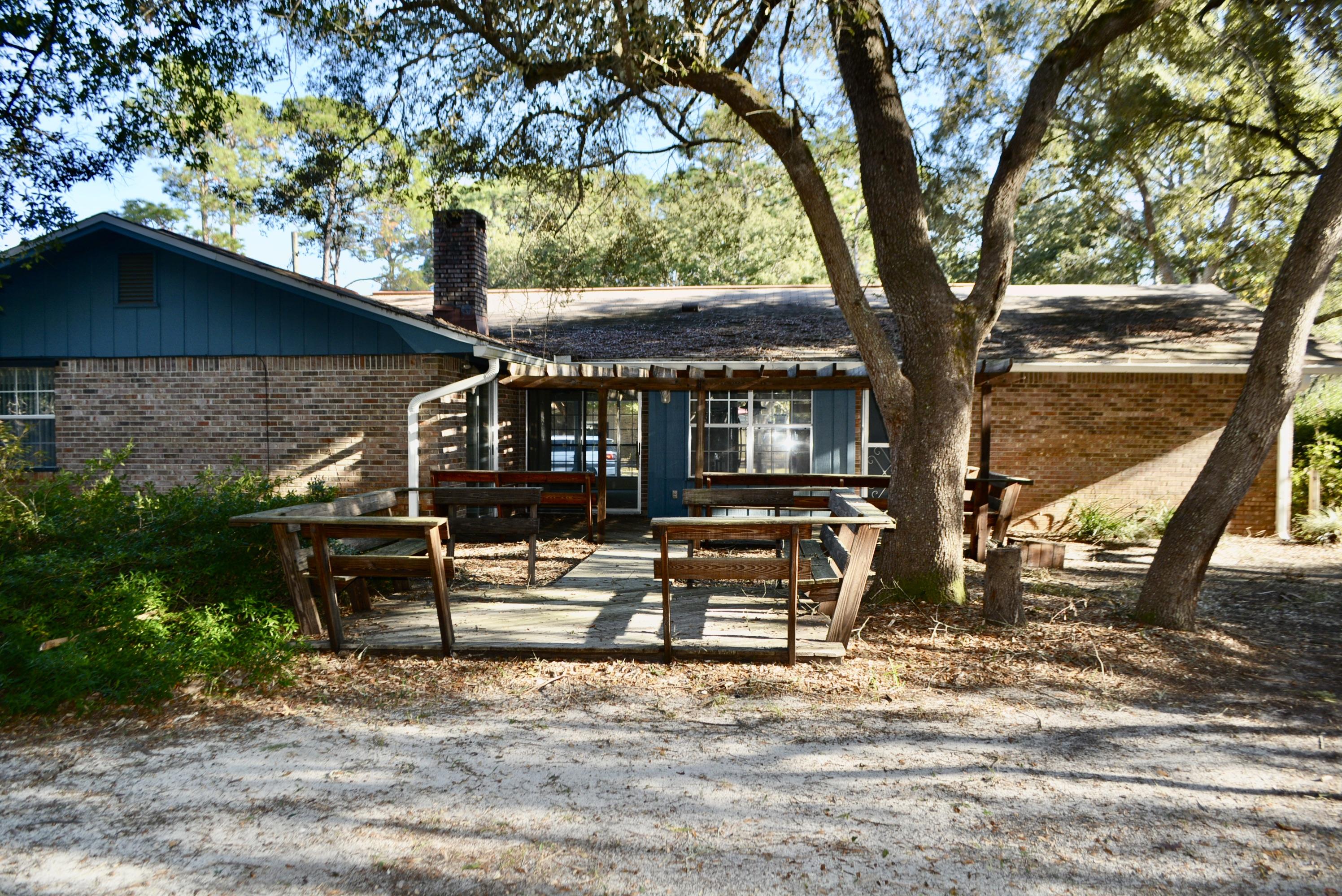 PINEWOOD ESTATES - Residential