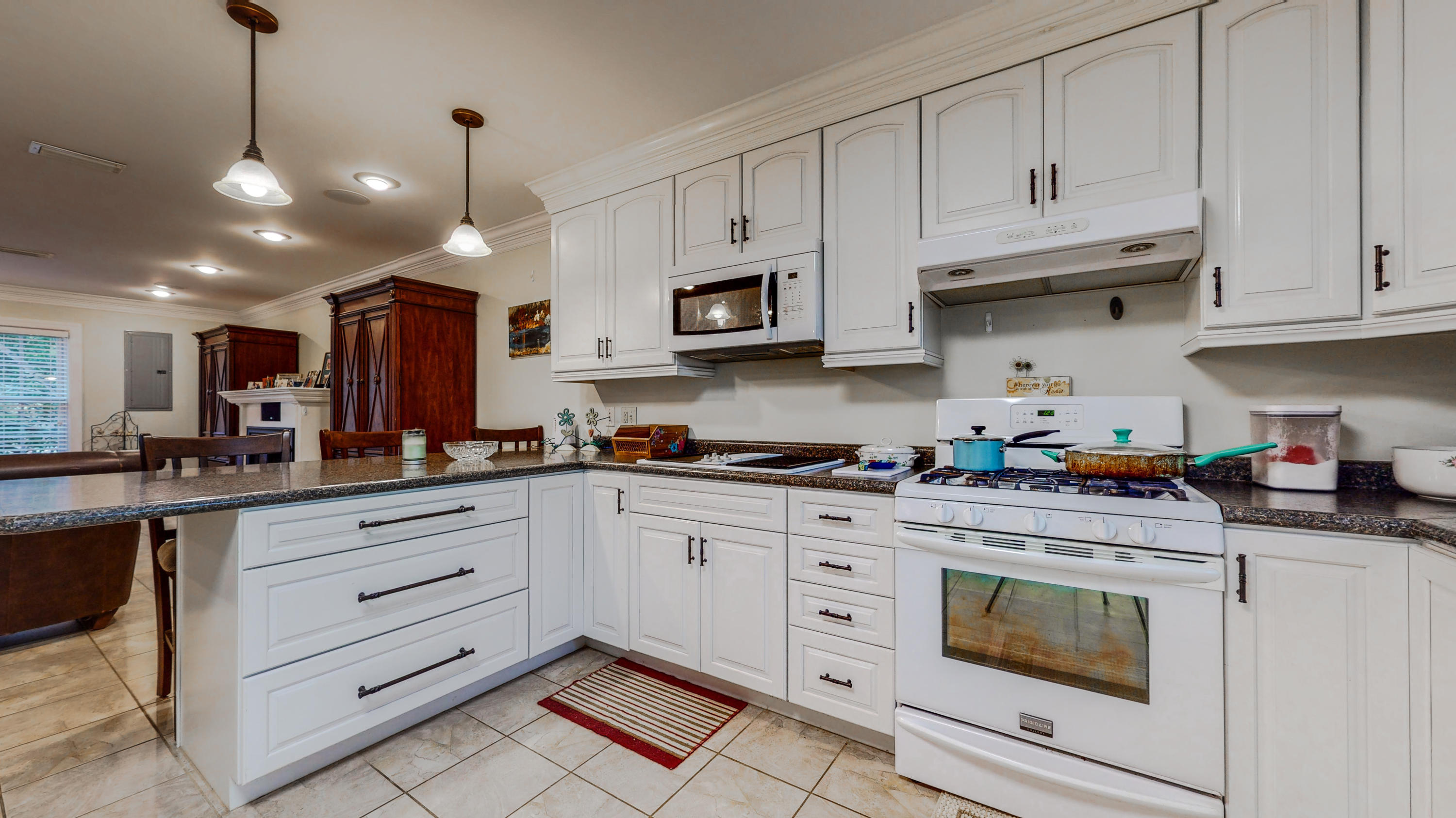 NO RECORDED SUBDIVISION - Residential